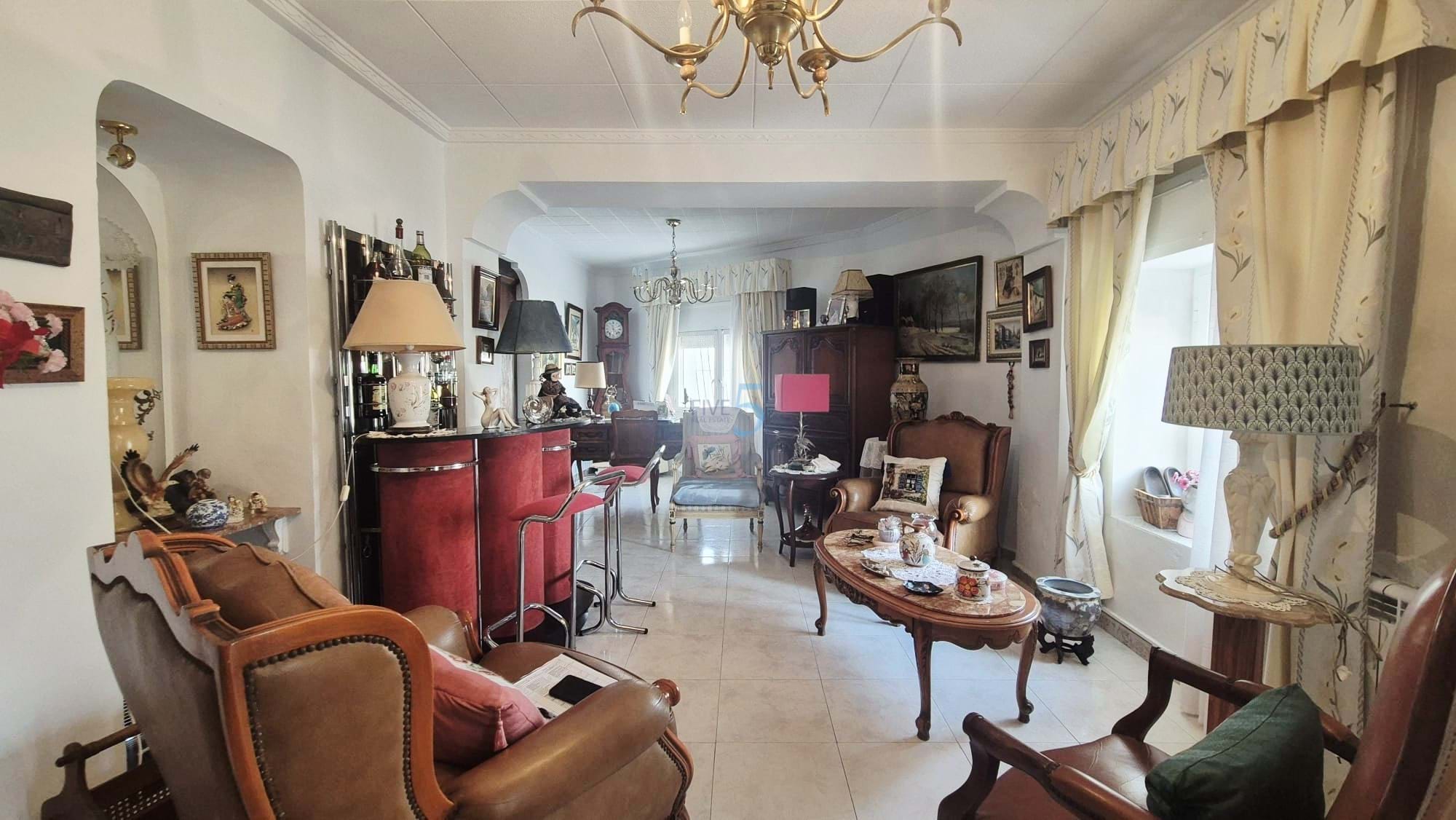 https://cdn.proppy.app/propertyphotos/2990/9f153641-d200-4581-87d6-15a0dd5c41c5/733212/7be7427f-8a2f-4c0b-8e6d-062355bf9304.jpg