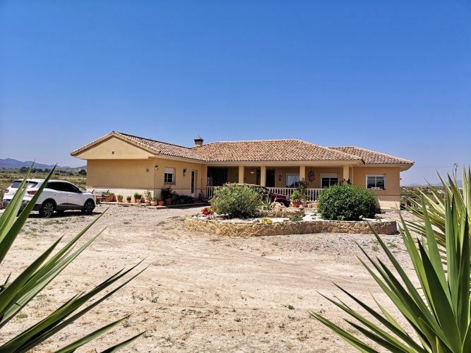 https://fuentealamorealestate.com/wp-content/uploads/2022/05/IMG_20220517_125026.jpg