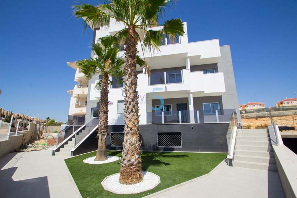 https://cdn.proppy.app/propertyphotos/2990/9f153641-d200-4581-87d6-15a0dd5c41c5/747788/a2cec921-c027-4468-b6c5-dbb55736420d.jpg