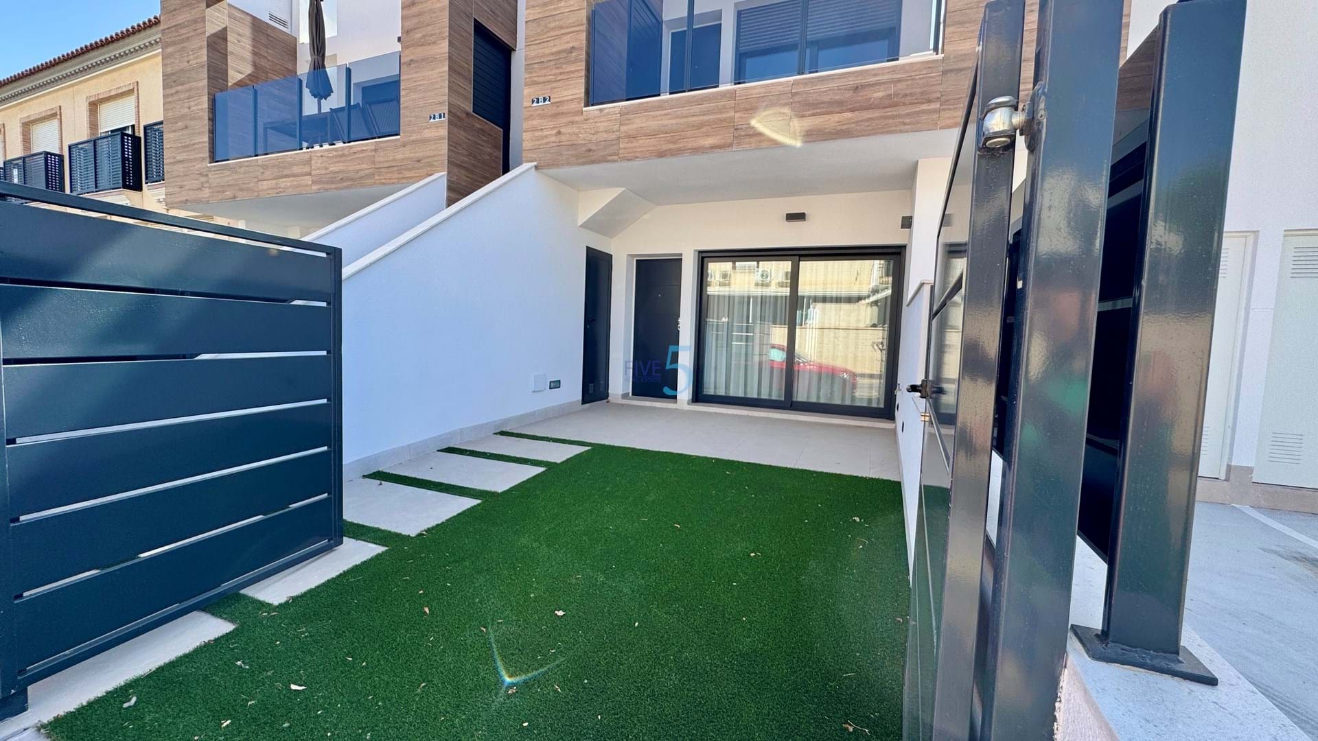https://cdn.proppy.app/propertyphotos/2990/9f153641-d200-4581-87d6-15a0dd5c41c5/747931/7814fe04-110f-4d5d-83aa-9c2135913ad6.jpg