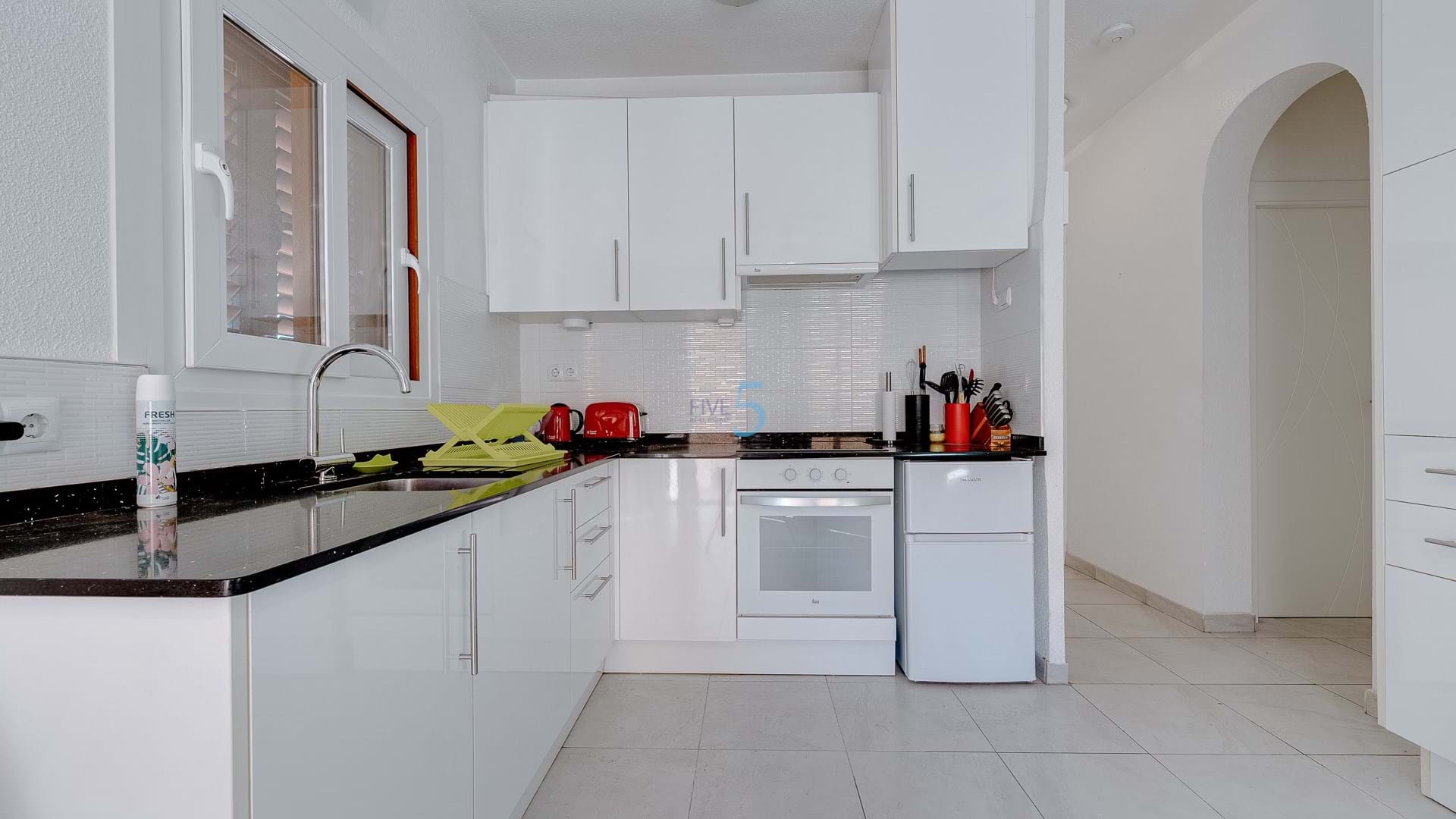 https://cdn.proppy.app/propertyphotos/2990/9f153641-d200-4581-87d6-15a0dd5c41c5/747487/39893a4a-fb46-47af-9912-64f6bdcc4f78.jpg