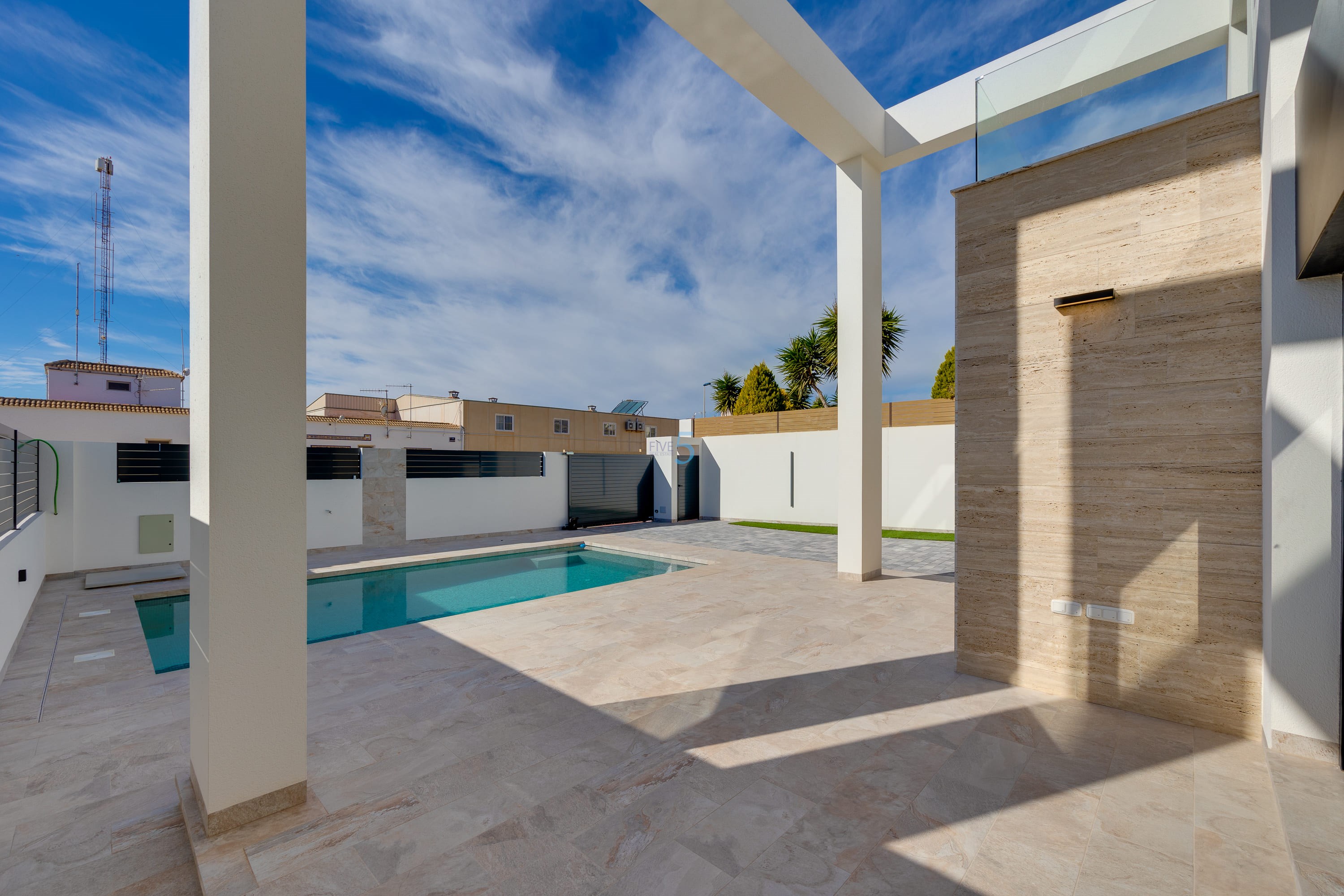 https://cdn.proppy.app/propertyphotos/2990/9f153641-d200-4581-87d6-15a0dd5c41c5/747892/dc810ea6-c0ee-4213-96c5-8b2aef787120.jpg