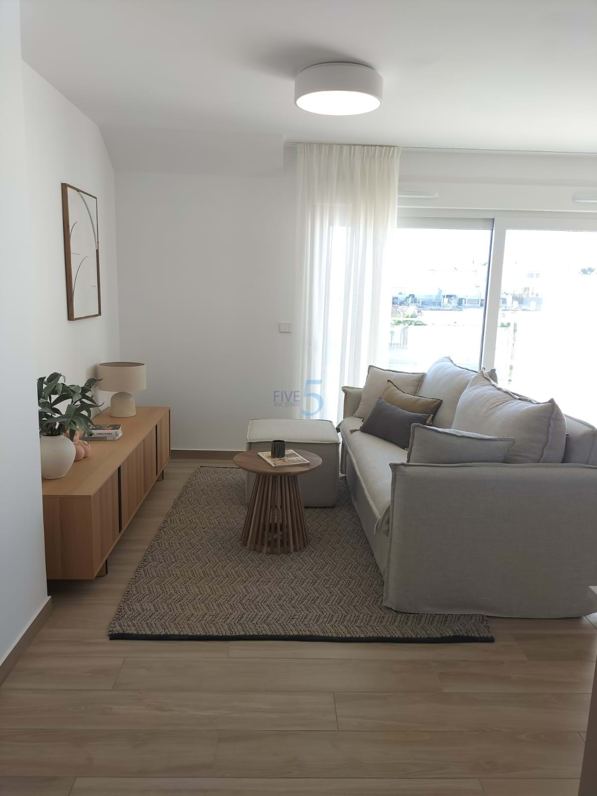 https://cdn.proppy.app/propertyphotos/2990/9f153641-d200-4581-87d6-15a0dd5c41c5/747632/a18807be-a97f-4dfa-bb10-9c9d2e5476ff.jpg