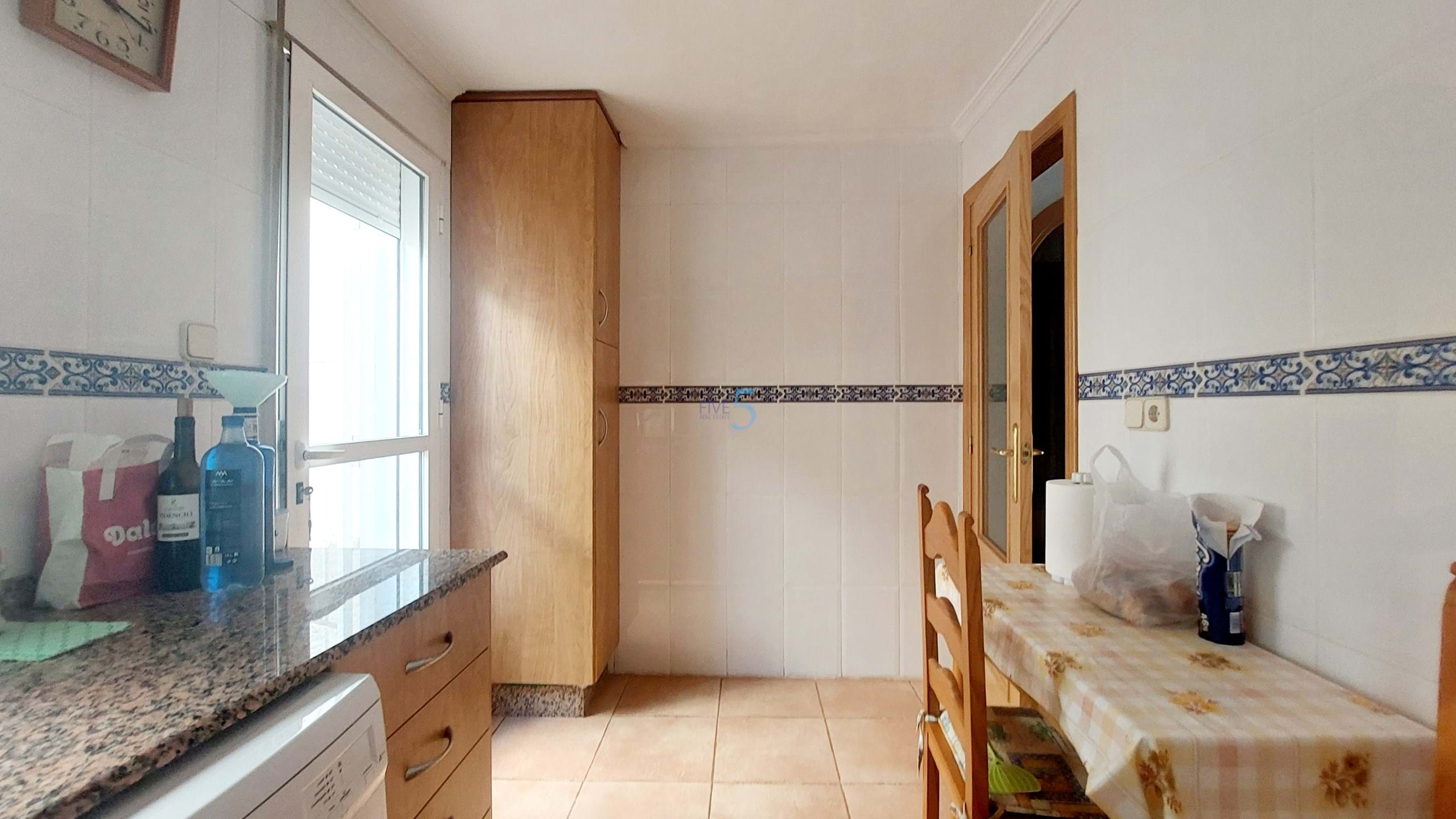 https://cdn.proppy.app/propertyphotos/2990/9f153641-d200-4581-87d6-15a0dd5c41c5/680280/606f959d-a451-4f52-8941-9b0097c1c550.jpg