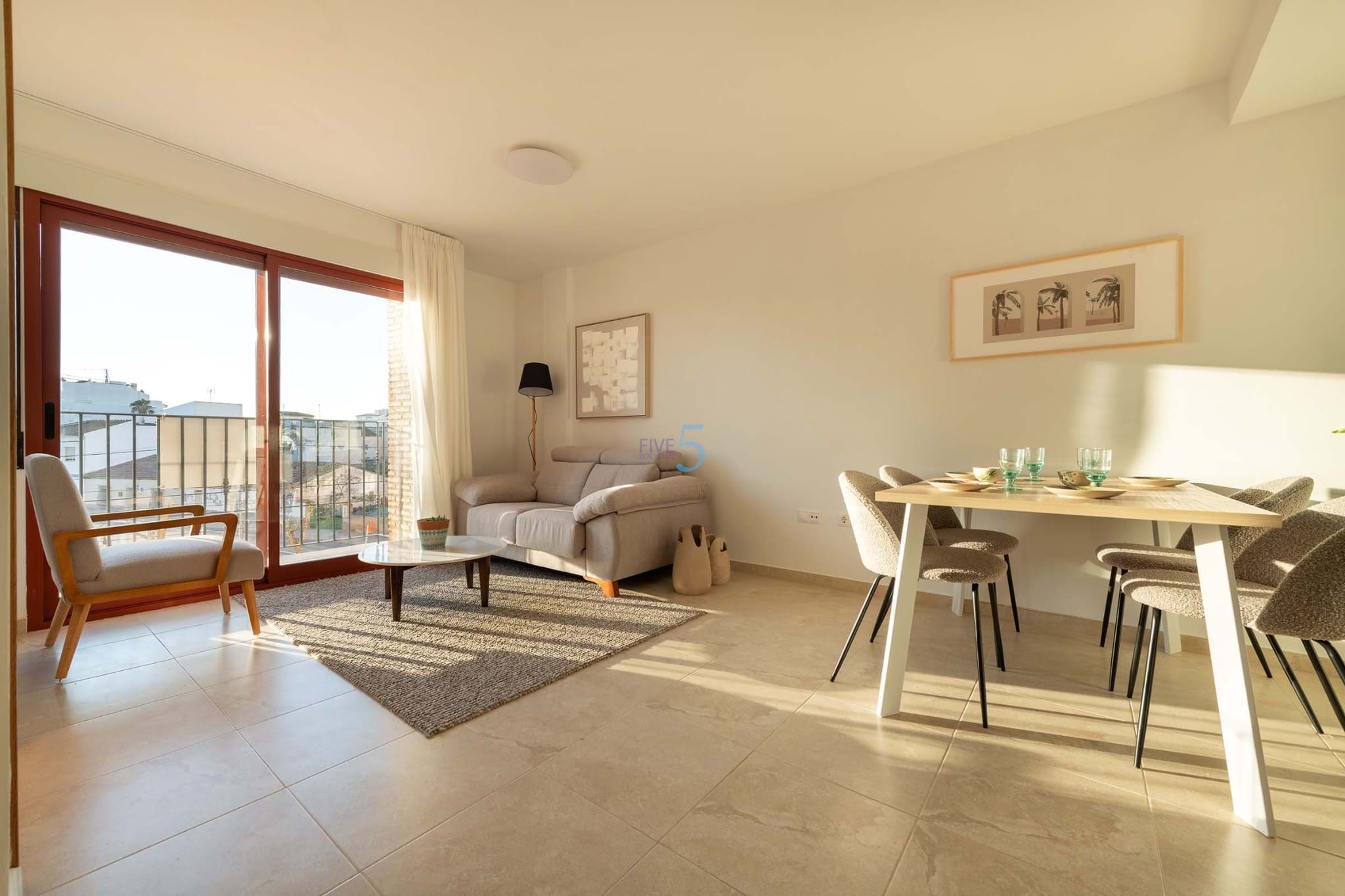 https://cdn.proppy.app/propertyphotos/2990/9f153641-d200-4581-87d6-15a0dd5c41c5/747528/46485fa4-96d6-4938-bdd4-3e4d886df6d8.jpg