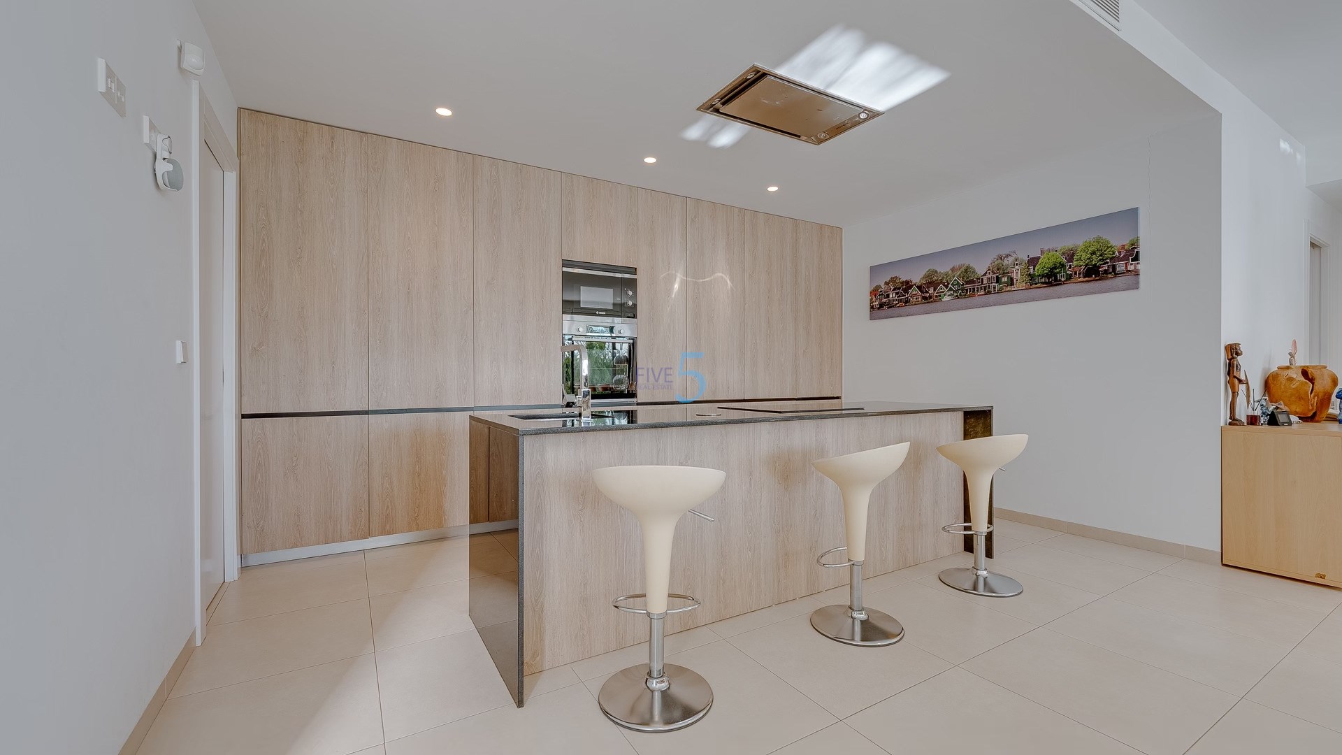 https://cdn.proppy.app/propertyphotos/2990/9f153641-d200-4581-87d6-15a0dd5c41c5/598986/94ef1d0d-d279-4804-bb2c-957e42f3189a.jpg