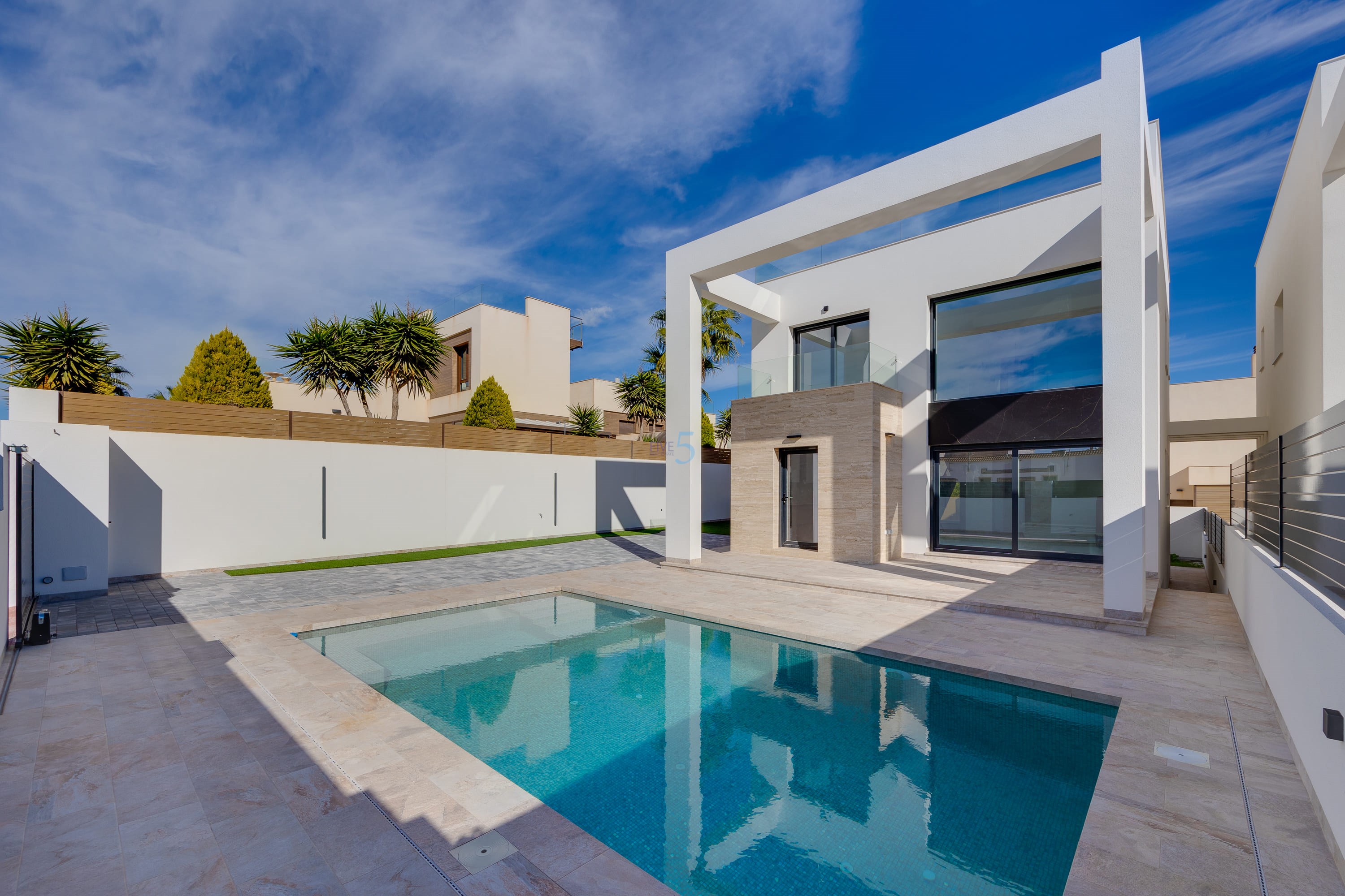 https://cdn.proppy.app/propertyphotos/2990/9f153641-d200-4581-87d6-15a0dd5c41c5/747892/a310d116-e0ab-4f39-9f1c-af1e5c6eebef.jpg