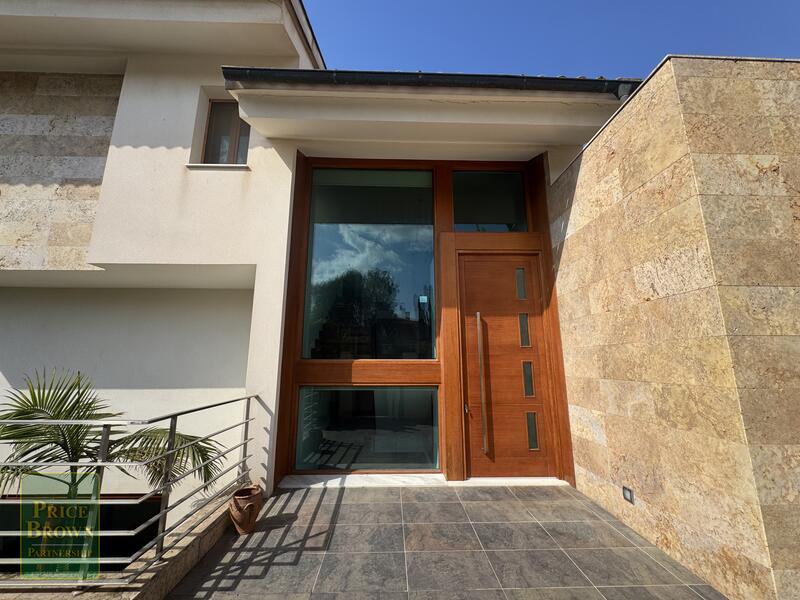 https://www.pricebrown.com/images/propertyImages/dv1613-villa-for-sale-in-huercal-overa/dv1613-villa-for-sale-in-huercal-overa-34245144.jpg