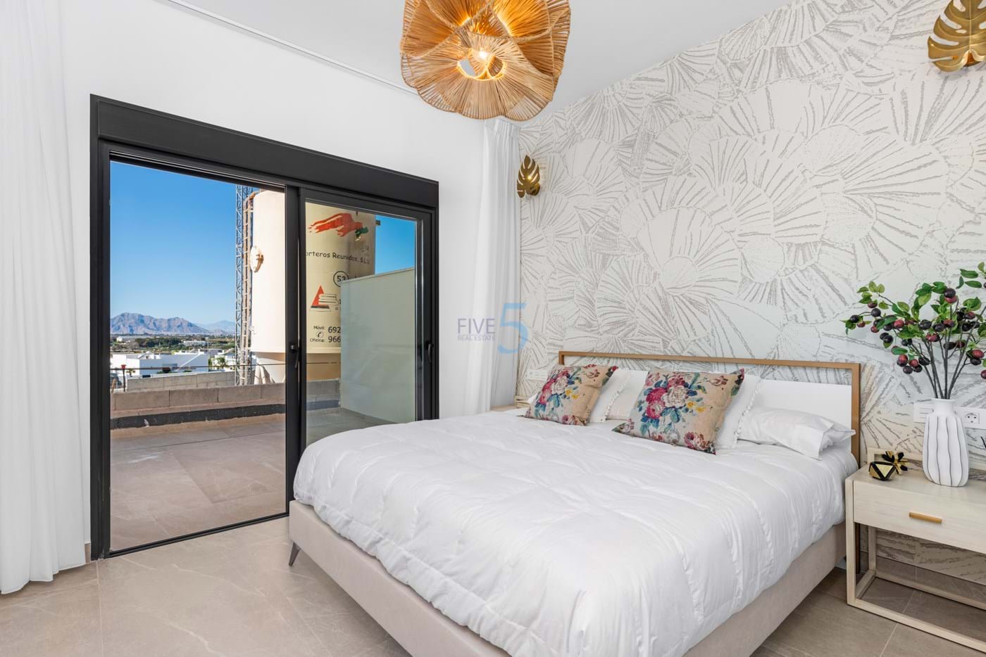 https://cdn.proppy.app/propertyphotos/2990/9f153641-d200-4581-87d6-15a0dd5c41c5/748001/42ebe843-cdbd-4b7c-9124-6bec897de762.jpg