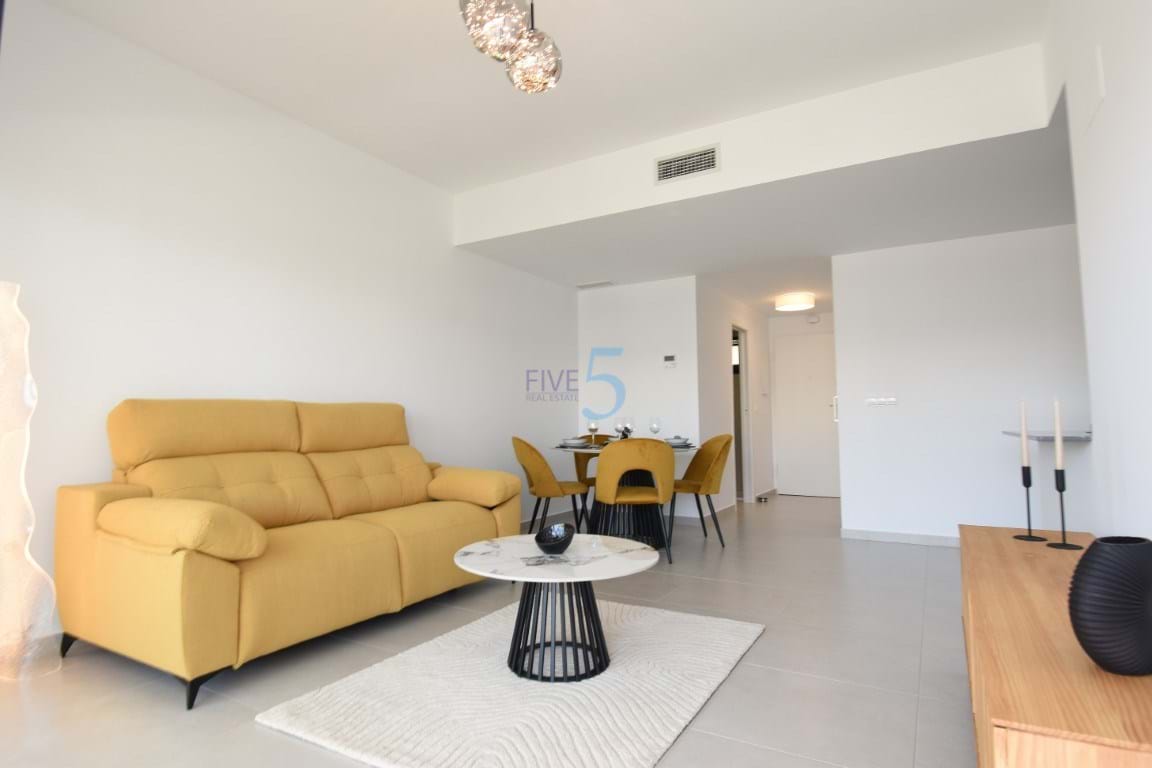 https://cdn.proppy.app/propertyphotos/2990/9f153641-d200-4581-87d6-15a0dd5c41c5/747784/f8081b4a-64d4-498d-9615-606828a3629b.jpg