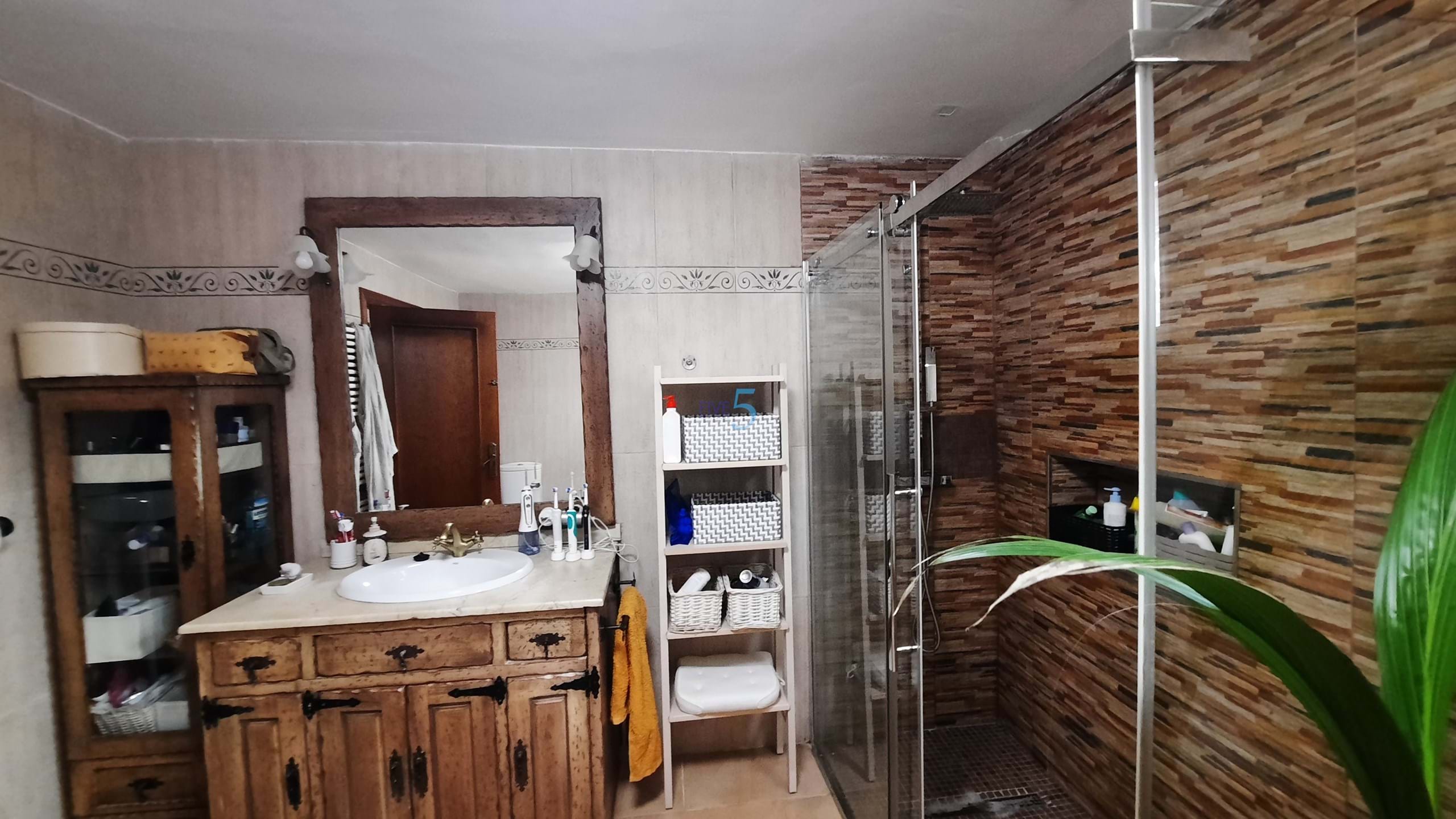 https://cdn.proppy.app/propertyphotos/2990/9f153641-d200-4581-87d6-15a0dd5c41c5/240138/032710ac-794a-41f9-9cb1-13a4b588a702.jpg