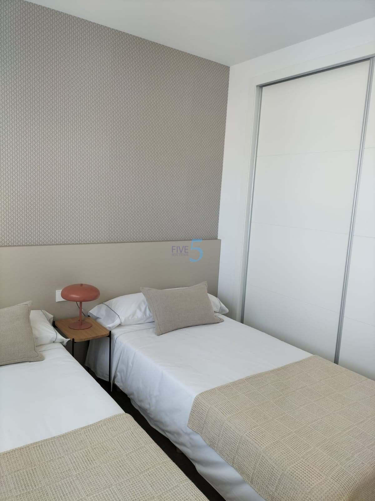 https://cdn.proppy.app/propertyphotos/2990/9f153641-d200-4581-87d6-15a0dd5c41c5/747632/4305fea1-82ea-4fd7-a11f-fce67d547fe6.jpg