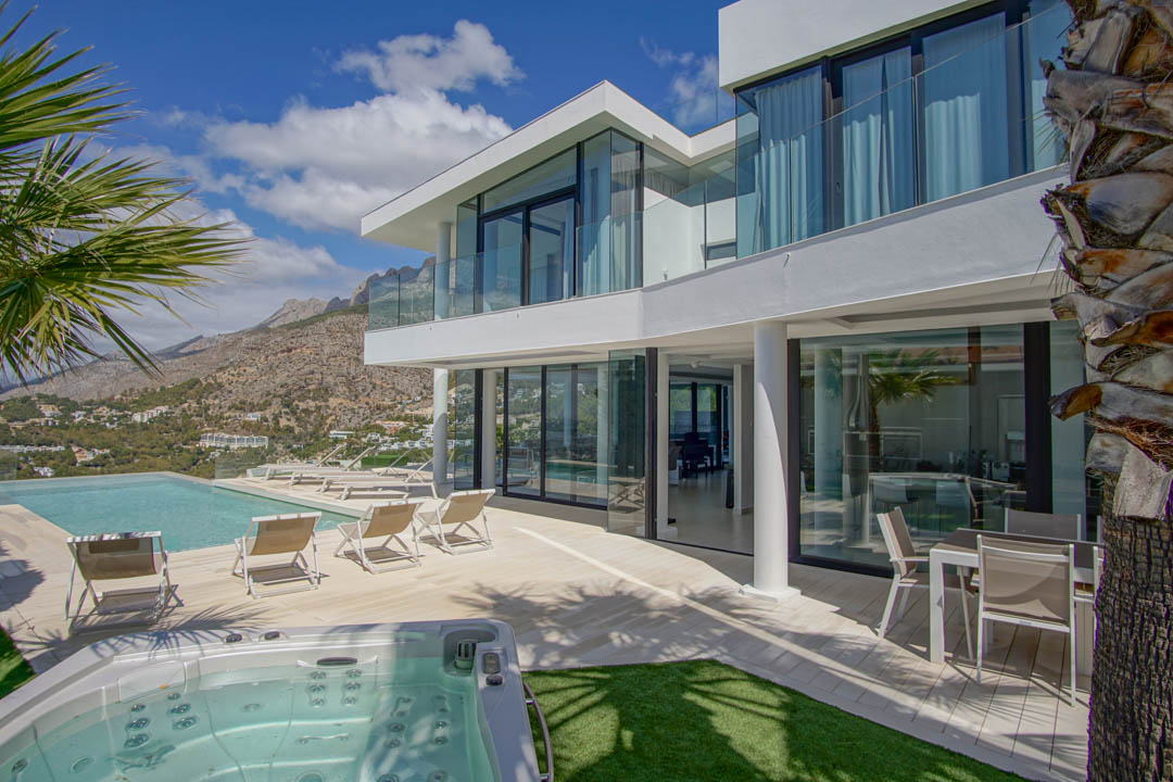 https://respacio-92aeb16a47056cced761e868d944d65d.s3.eu-west-3.amazonaws.com/property_attachment/detail_image/property_image_1hoe521bdw_20260608041516.jpg