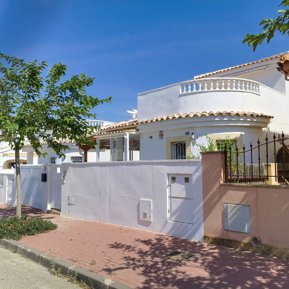 https://www.easyinmo.net/sites/34/5048/66/villa-sucina-mgh1916-1.jpg