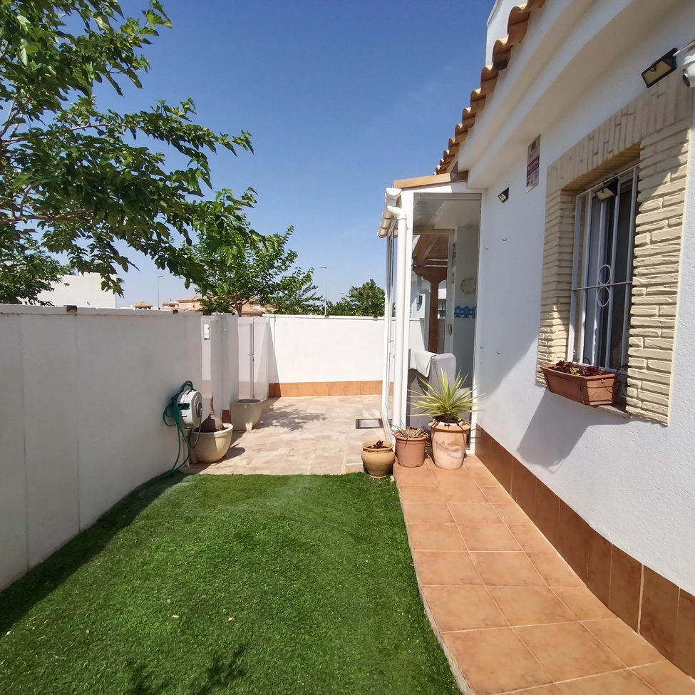 https://www.easyinmo.net/sites/34/5048/66/villa-sucina-mgh1916-6.jpg