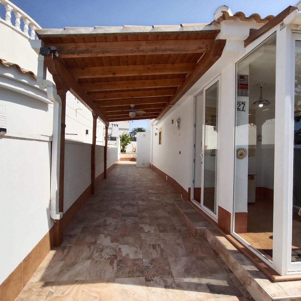 https://www.easyinmo.net/sites/34/5048/66/villa-sucina-mgh1916-4.jpg