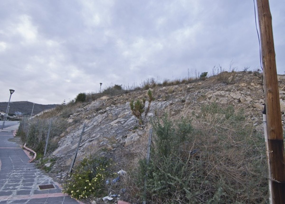 https://fotos15.apinmo.com/5292/29611664/0-5.jpg