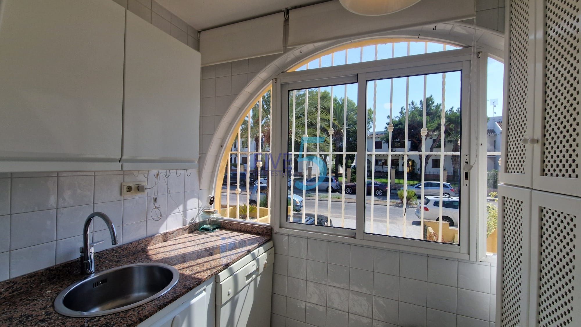 https://cdn.proppy.app/propertyphotos/2990/9f153641-d200-4581-87d6-15a0dd5c41c5/699615/8c0830eb-f602-4c30-9878-a3f8daf1b617.jpg