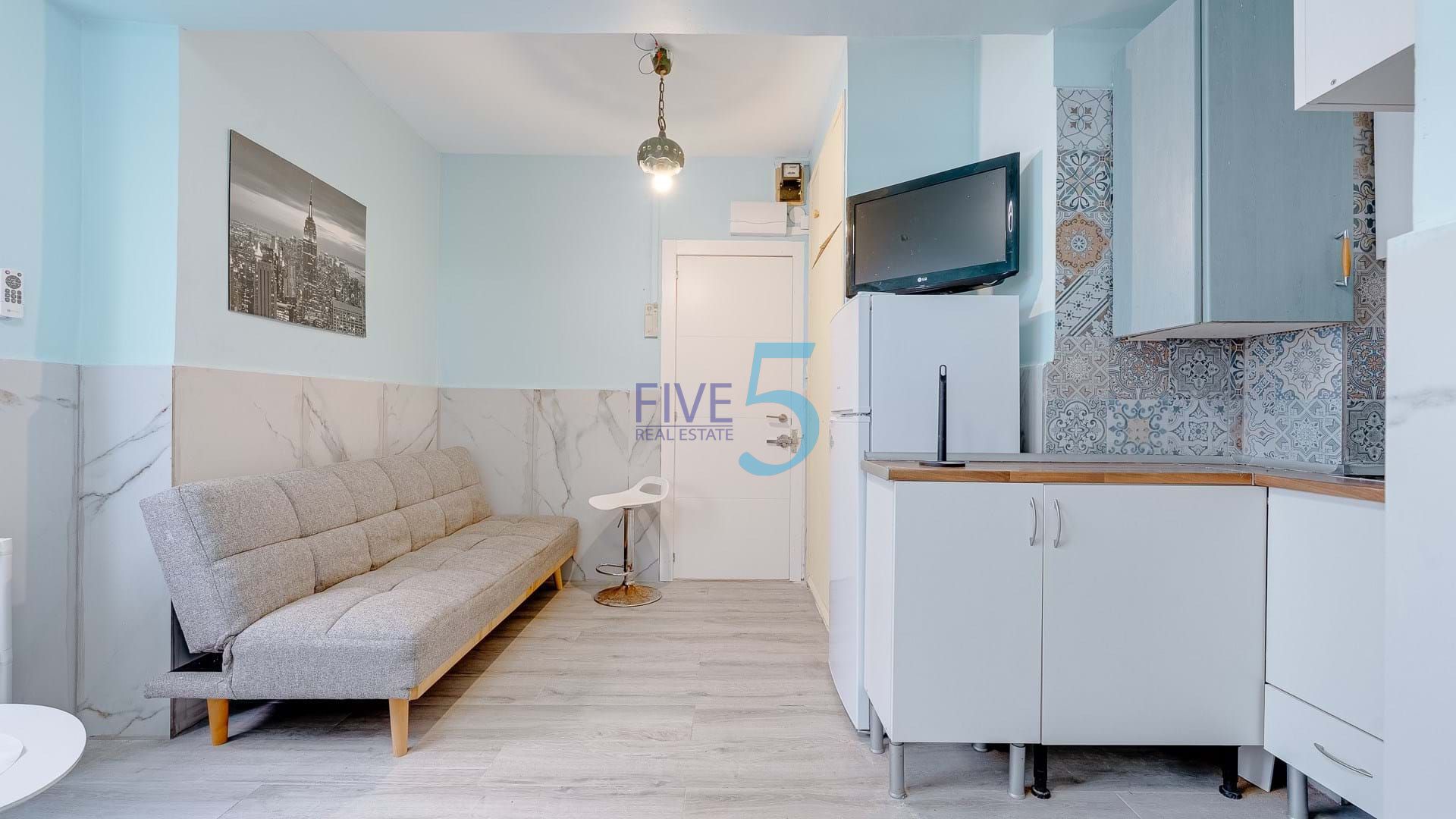 https://cdn.proppy.app/propertyphotos/2990/9f153641-d200-4581-87d6-15a0dd5c41c5/747432/0c6c8932-ccfd-40fe-b2f3-2e8f0976564d.jpg