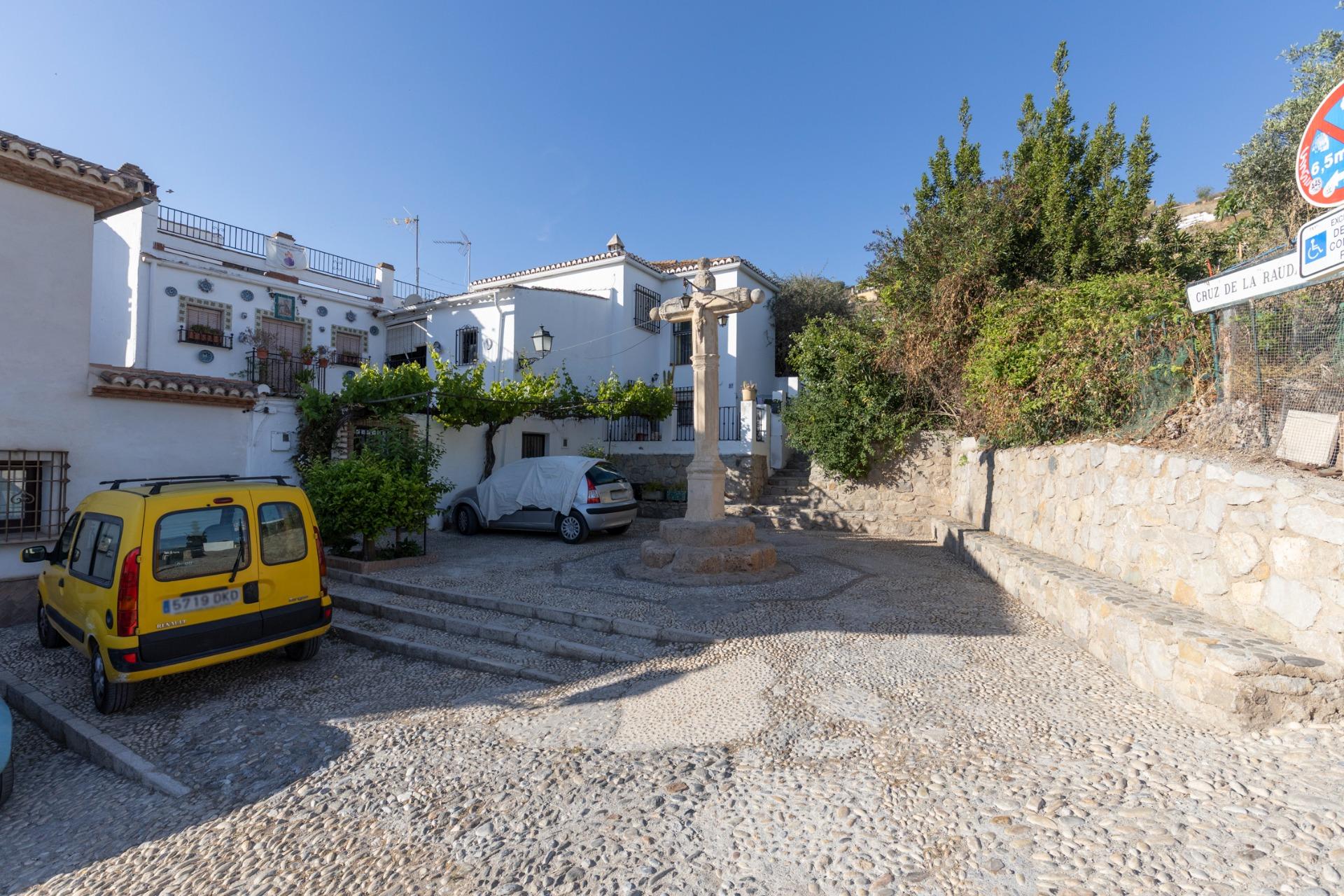 https://fotos15.apinmo.com/5292/29464891/1-7.jpg