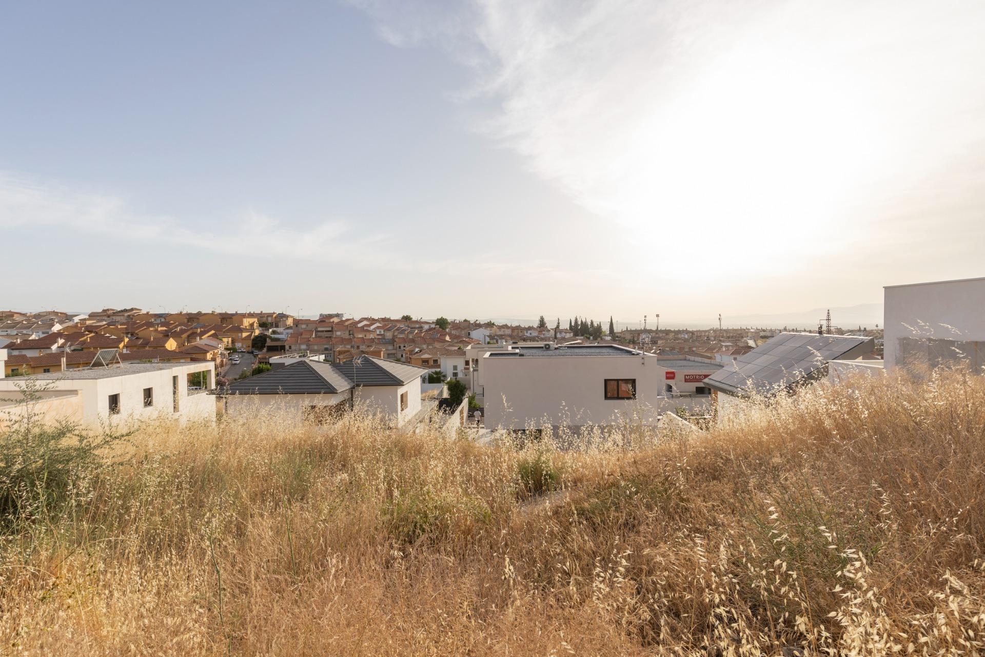 https://fotos15.apinmo.com/5292/29457355/1-8.jpg