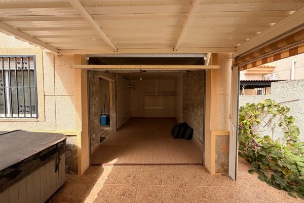 http://www.jmtspanishproperties.com/property_images2/1068035_large.jpg