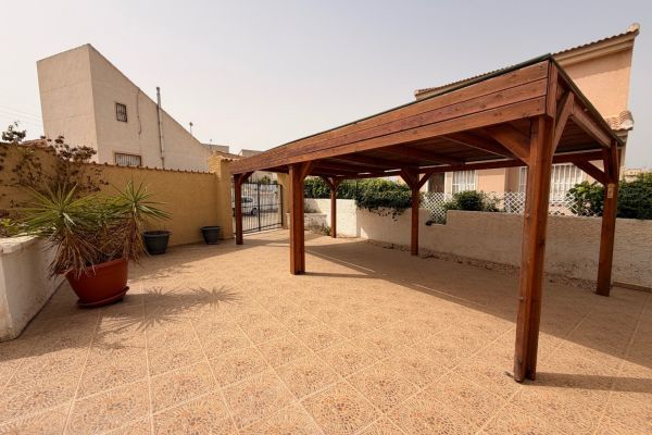 http://www.jmtspanishproperties.com/property_images2/1068037_large.jpg