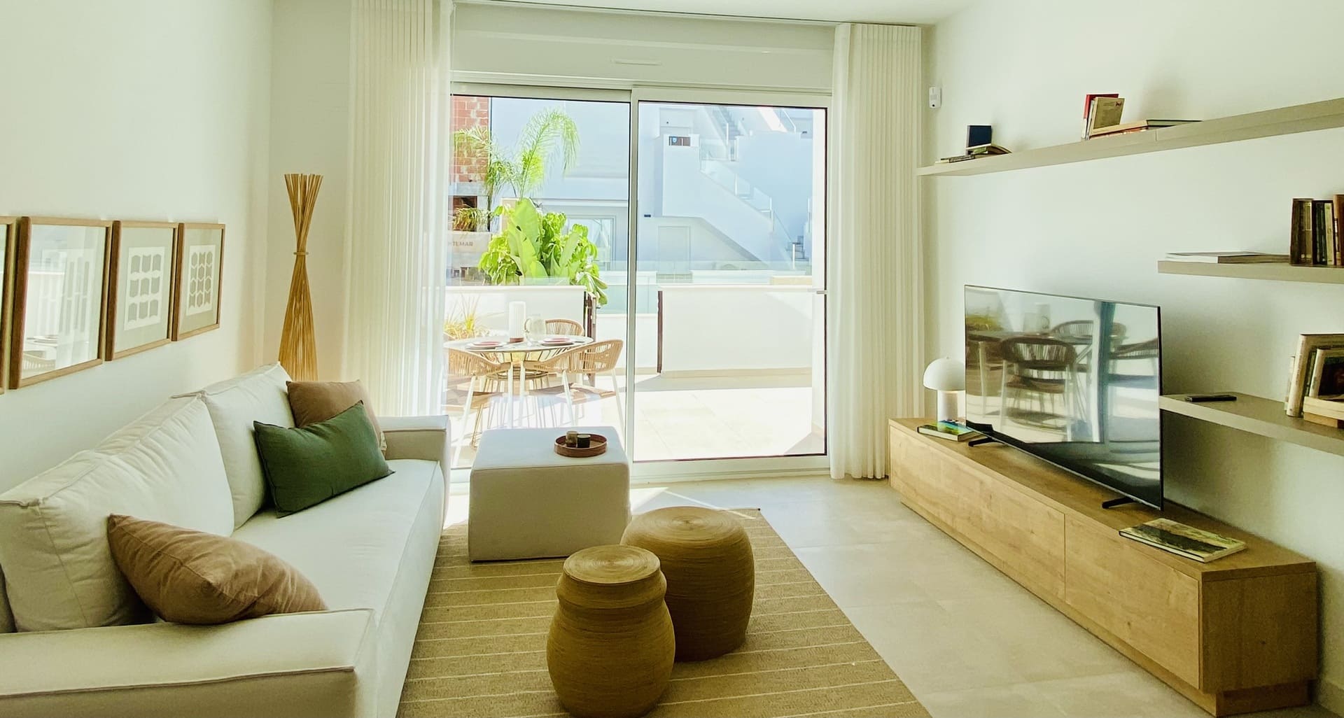 https://medianewbuild.com/file/hh-media-bucket/developments_v2/62773019/media/images/indoor/12.jpg