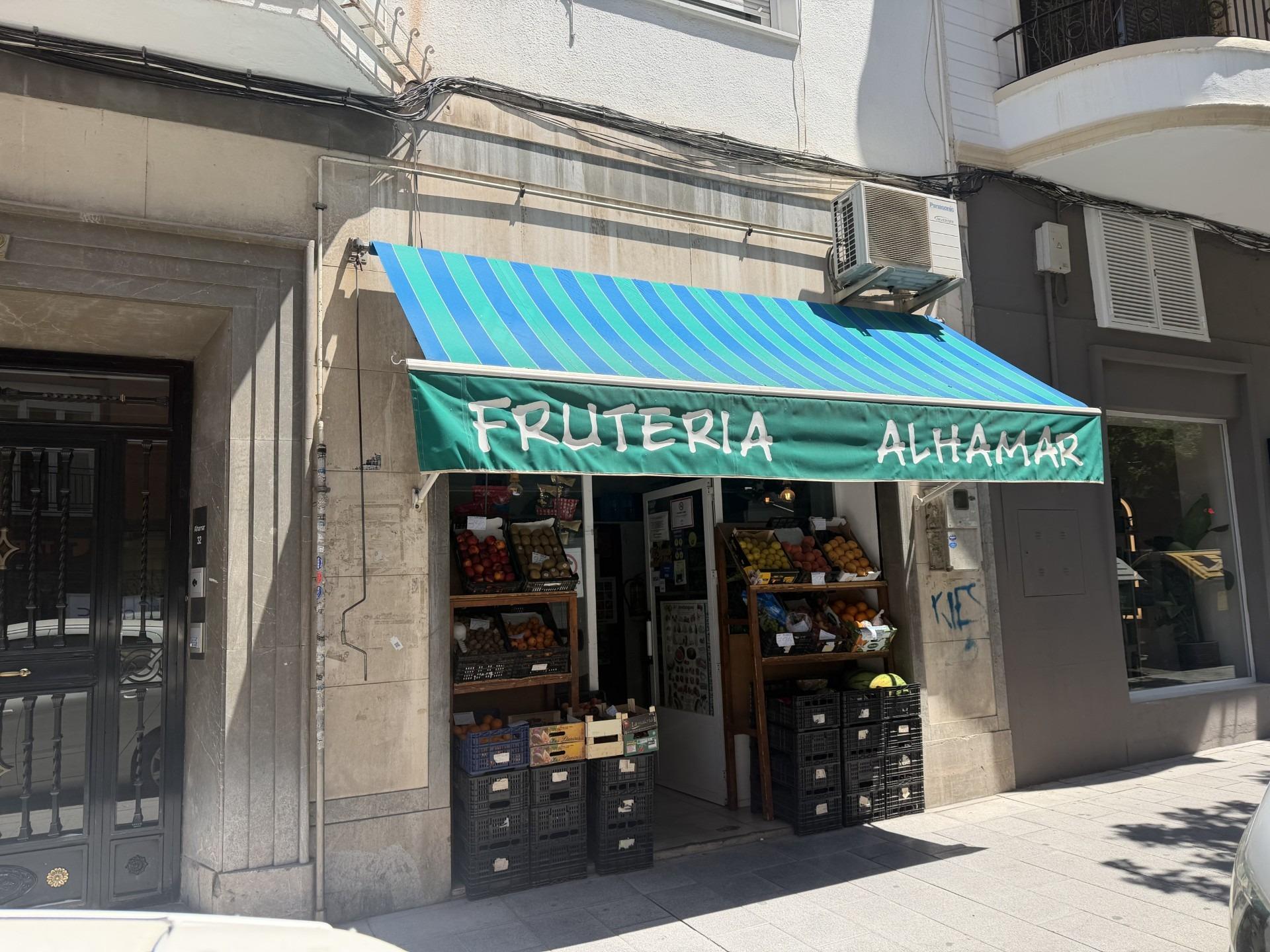 https://fotos15.apinmo.com/5292/29554614/2-1.jpg