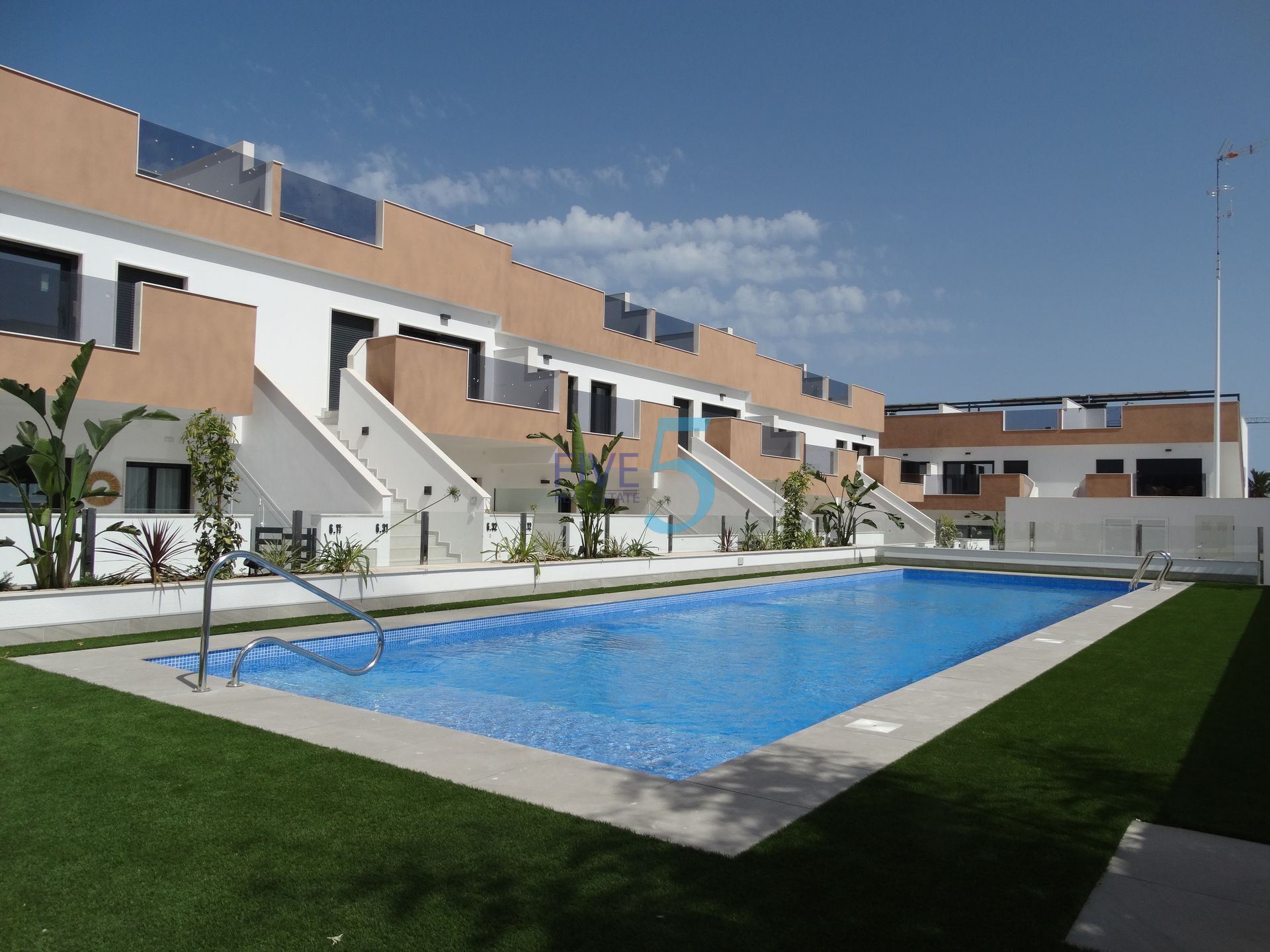 https://cdn.proppy.app/propertyphotos/2990/9f153641-d200-4581-87d6-15a0dd5c41c5/748460/21ebefdf-b9b6-4aa8-9f4f-d5639dfb78f7.jpg