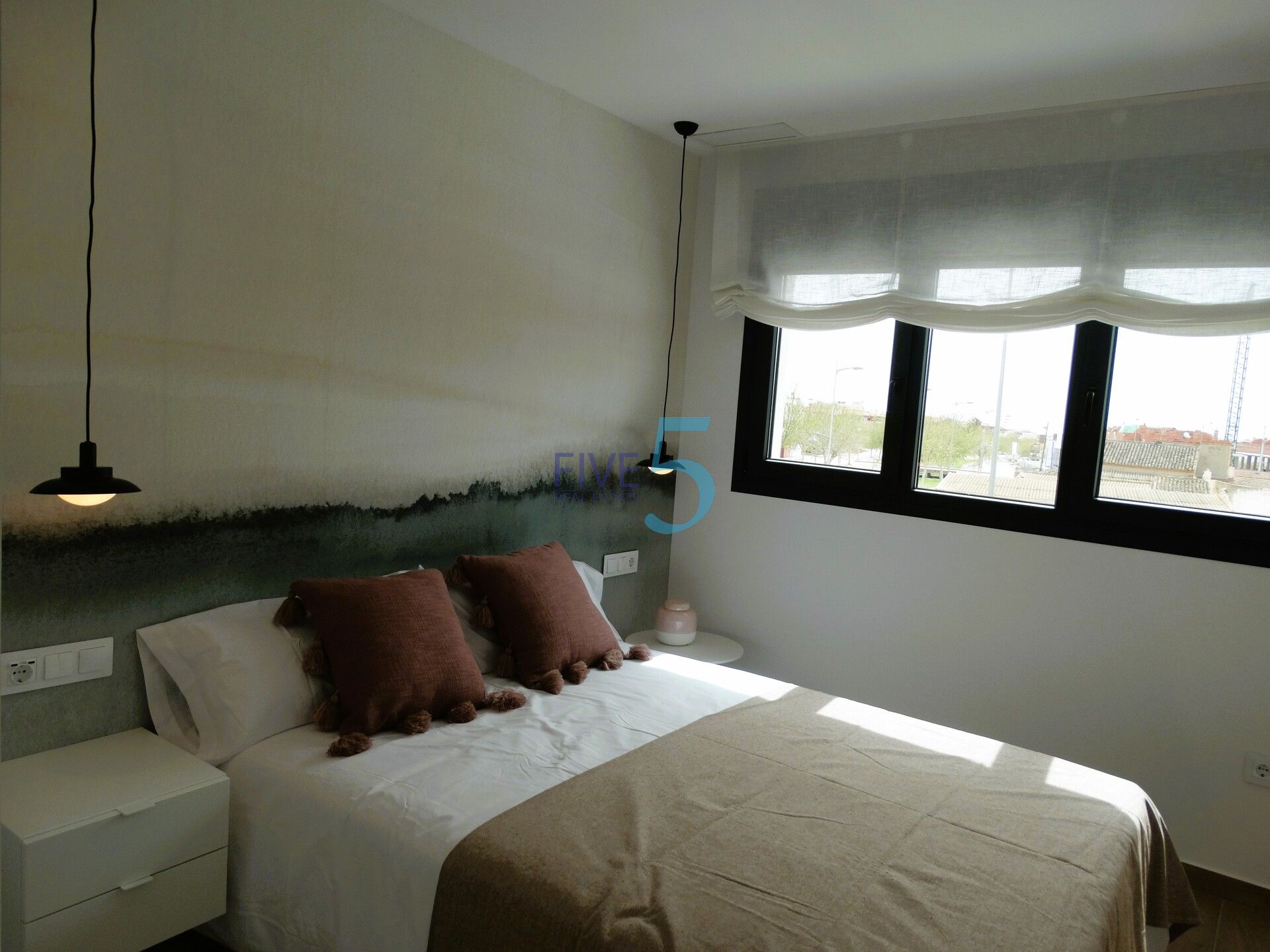 https://cdn.proppy.app/propertyphotos/2990/9f153641-d200-4581-87d6-15a0dd5c41c5/748460/d701ae85-8915-4957-9505-6383befa951b.jpg