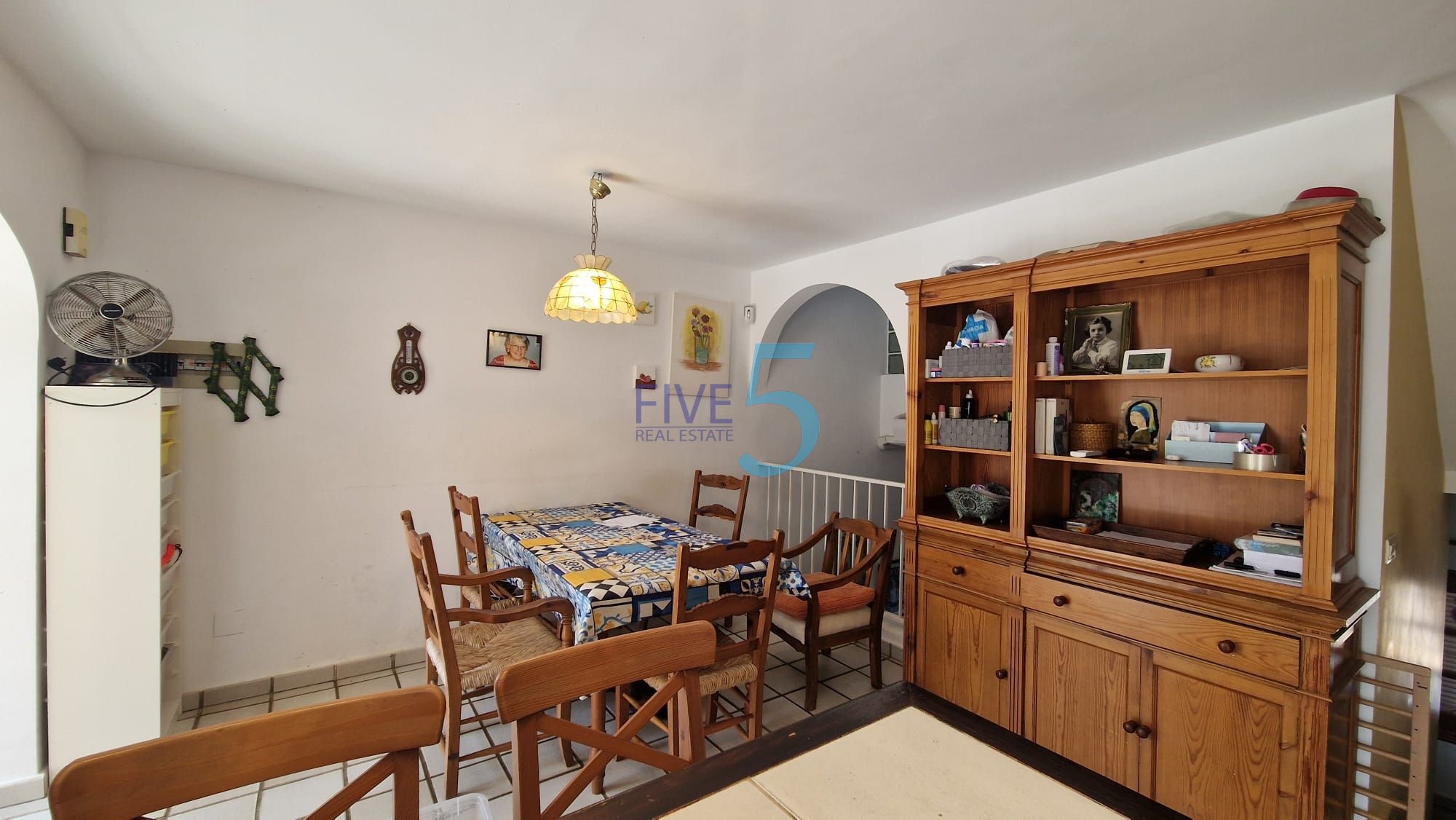 https://cdn.proppy.app/propertyphotos/2990/9f153641-d200-4581-87d6-15a0dd5c41c5/699615/13432da4-851b-4af0-989a-eebadfd66019.jpg