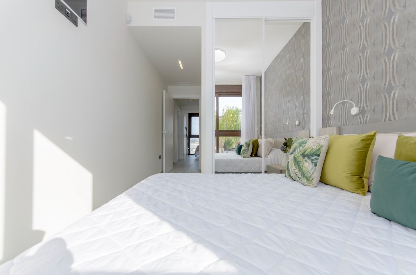 https://production-kyero-property-images.s3.amazonaws.com/19837/19837583/389080567_original.jpg?checksum=c77b2b9fab6f51445ed2b57f01c09149f0adb158