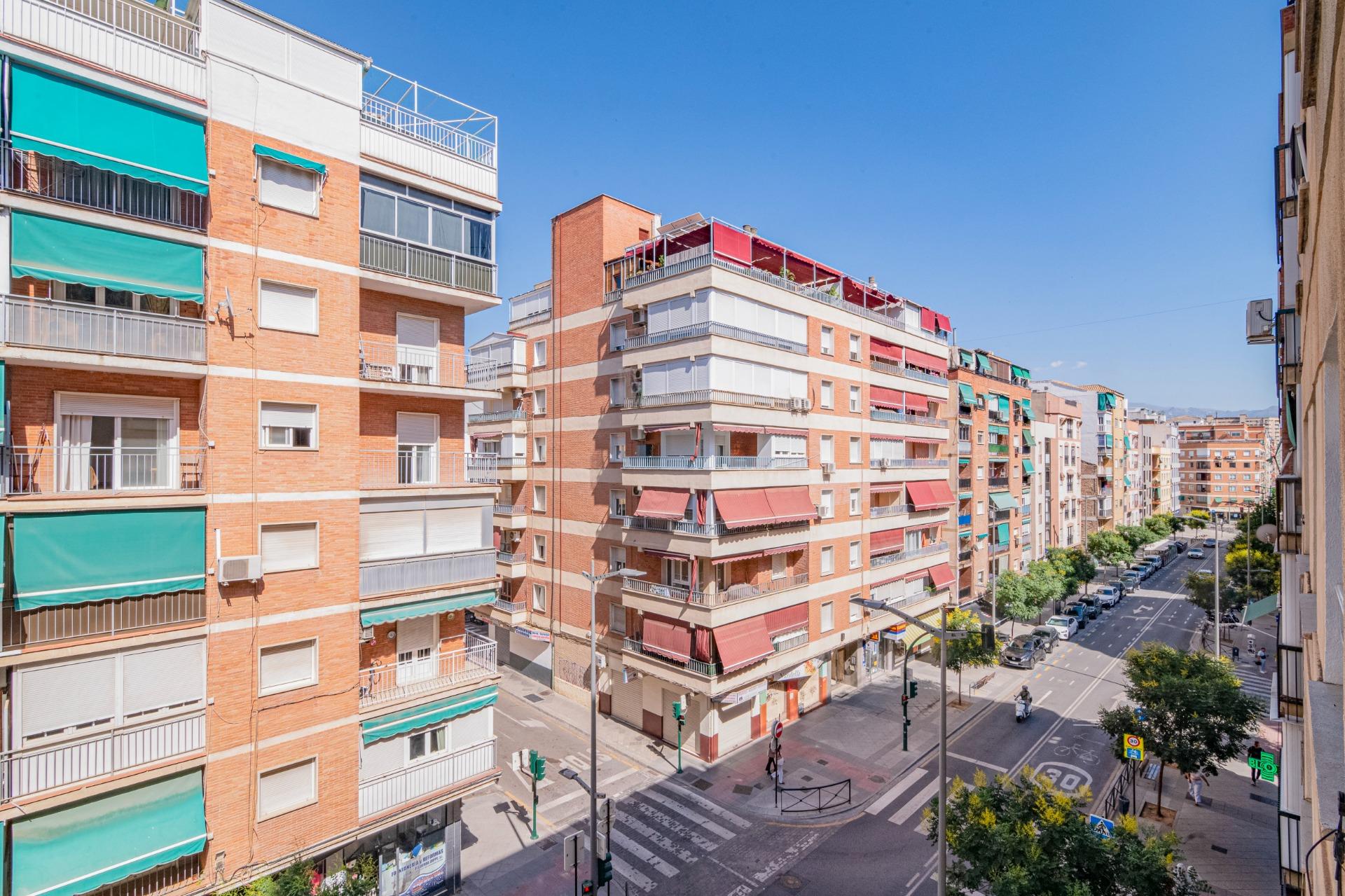 https://fotos15.apinmo.com/5292/29521628/4-1.jpg