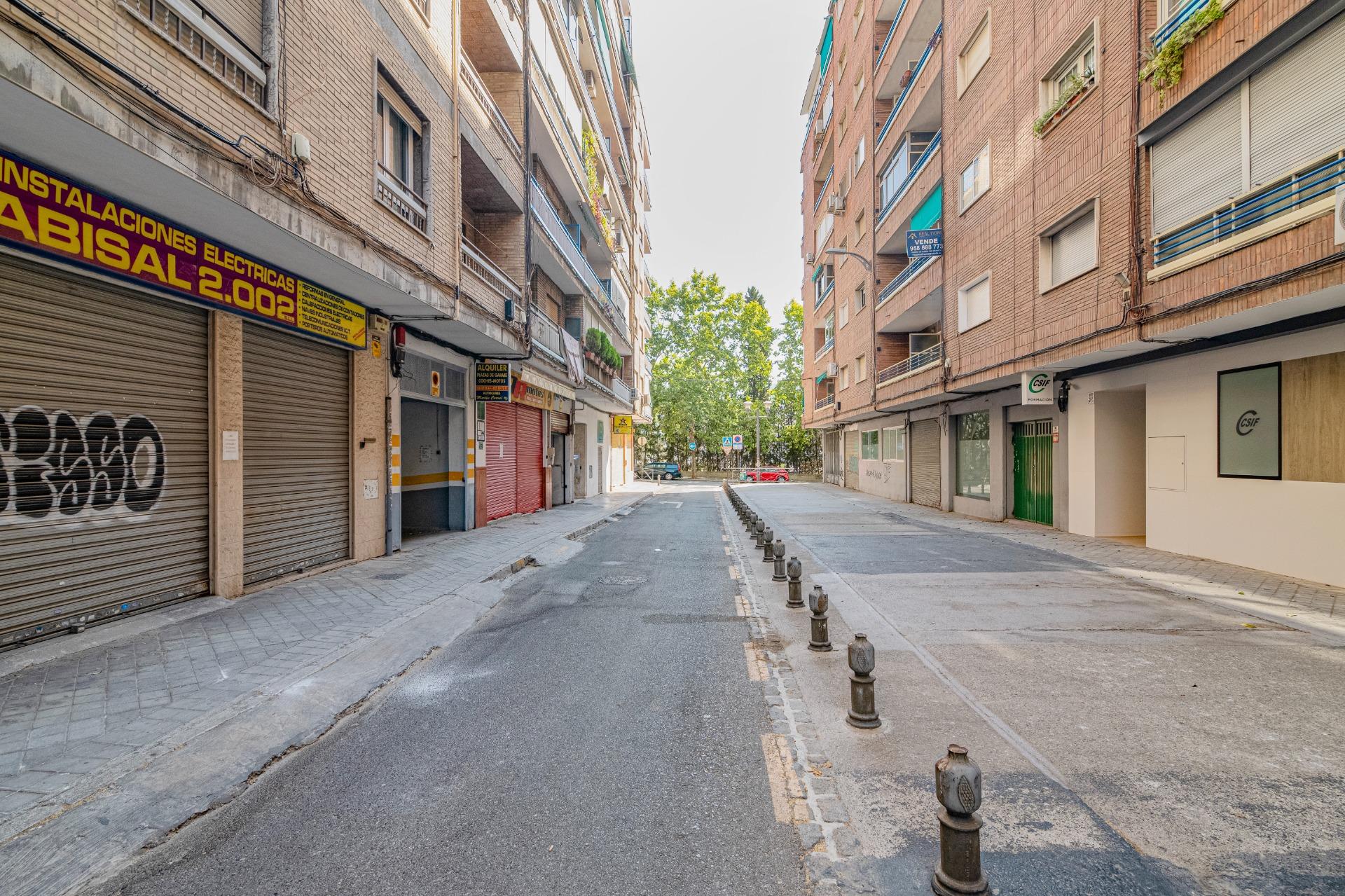 https://fotos15.apinmo.com/5292/29457480/4-6.jpg