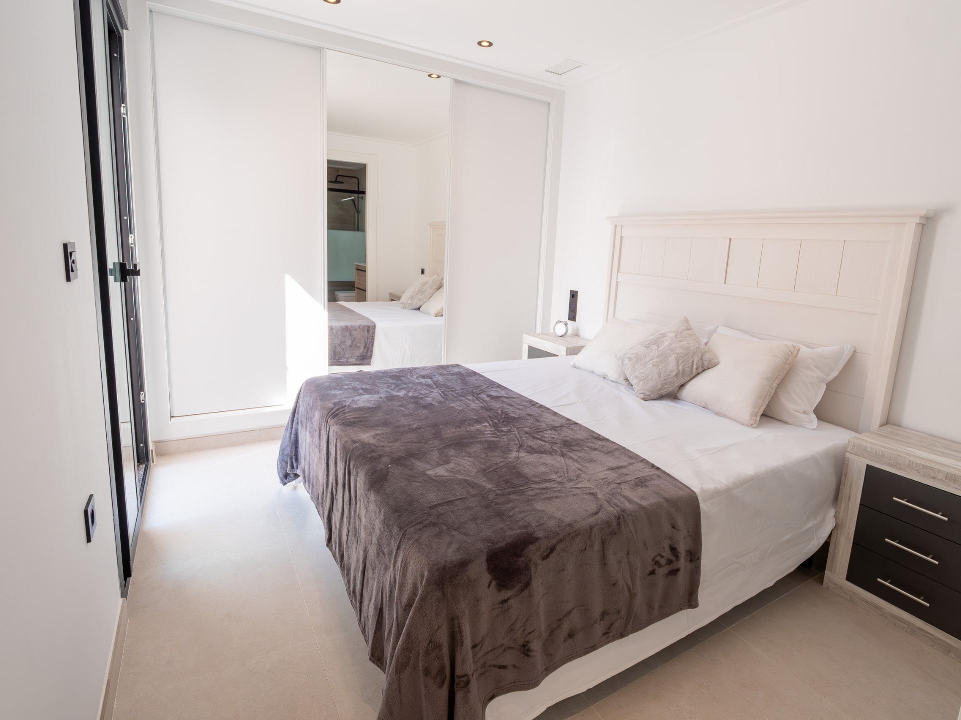 https://production-kyero-property-images.s3.amazonaws.com/20995/20995801/419519781_original.jpg?checksum=7d90529784b12f17edc6d866fb3e47d8d88c622b