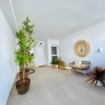https://production-kyero-property-images.s3.amazonaws.com/21002/21002536/419676898_original.jpg?checksum=76ebead405e841a39c820f5e5e665c023a30e4c0