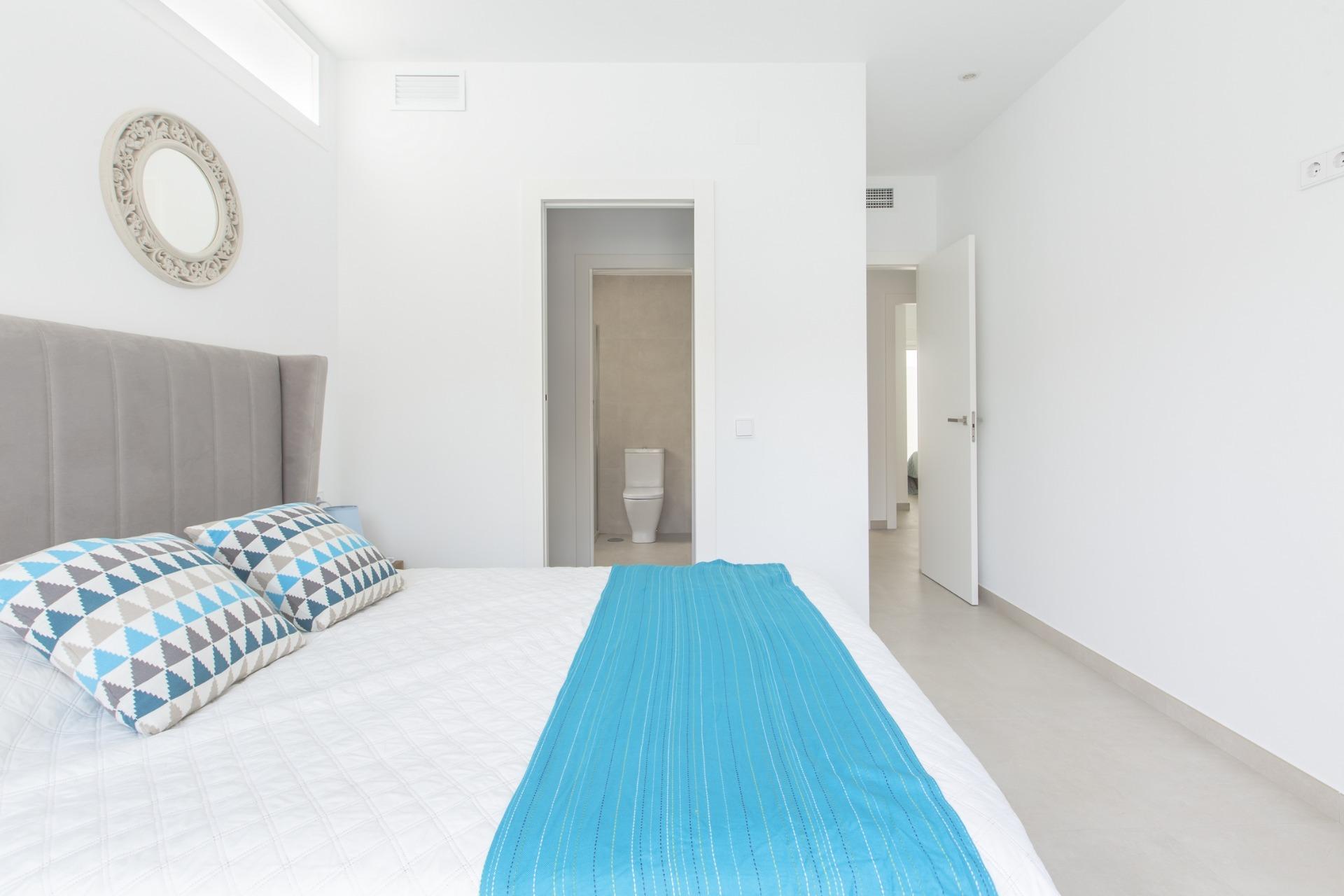 https://production-kyero-property-images.s3.amazonaws.com/18645/18645810/419931225_original.jpg?checksum=c709f9e180e0f3f3cc0a05d7141147e249aaa471