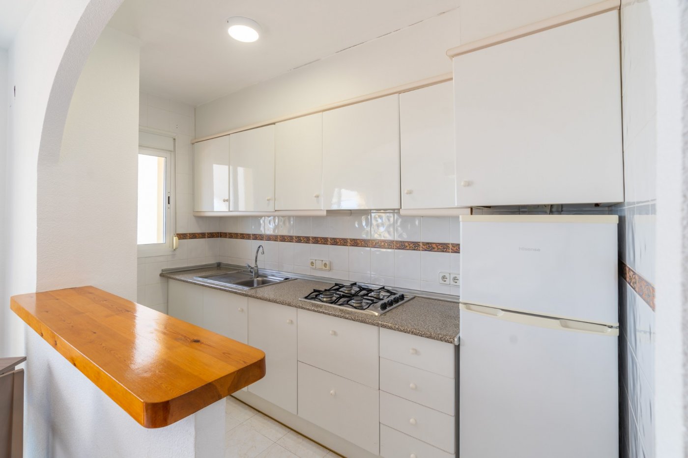 https://production-kyero-property-images.s3.amazonaws.com/21047/21047088/420511153_original.jpg?checksum=9d1ce5995019a5b8e2009ed6c2b71622ada31898