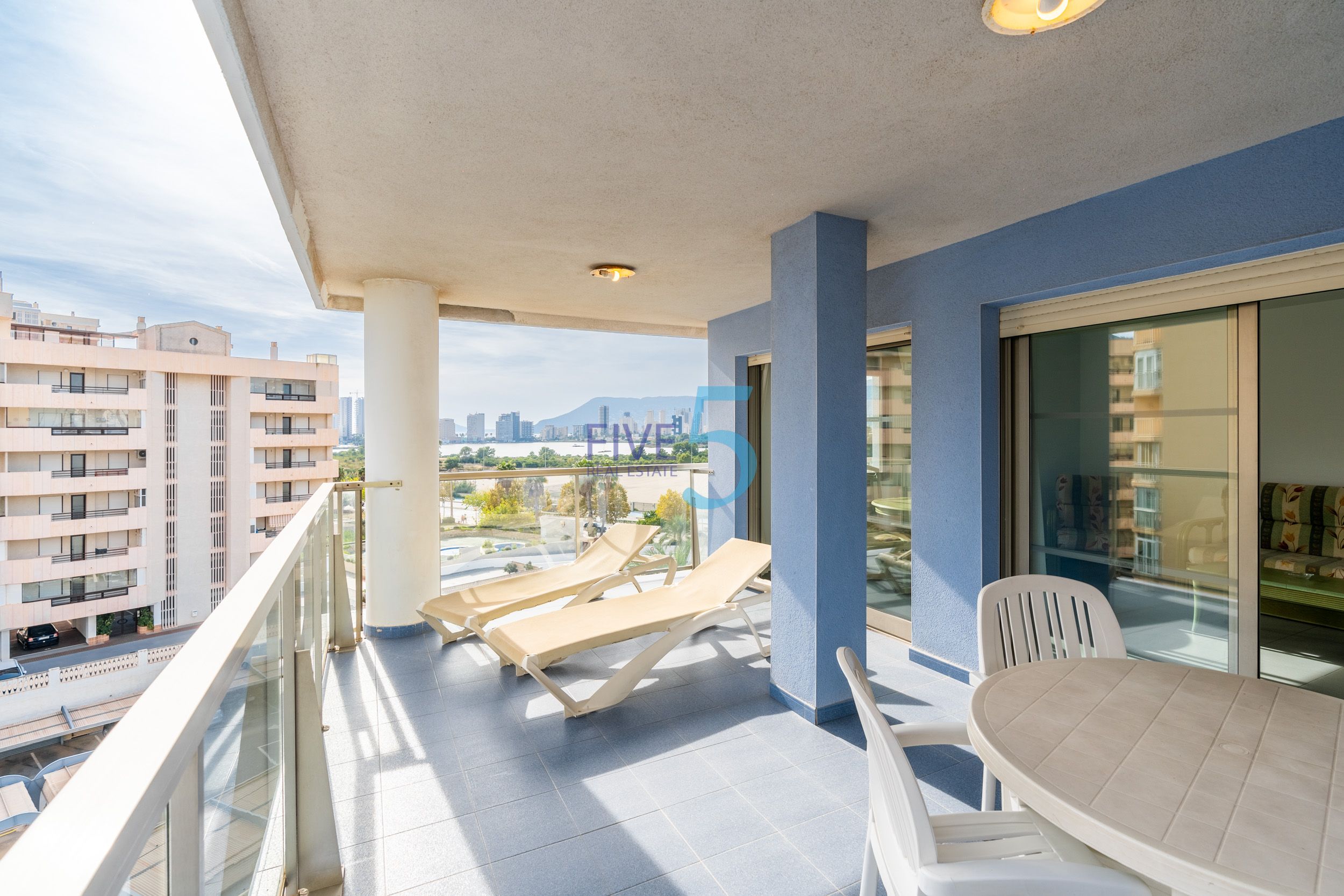 https://cdn.proppy.app/propertyphotos/2990/9f153641-d200-4581-87d6-15a0dd5c41c5/748608/8c6614e8-fe9f-4b5c-b18a-32d8777ad4f2.jpg