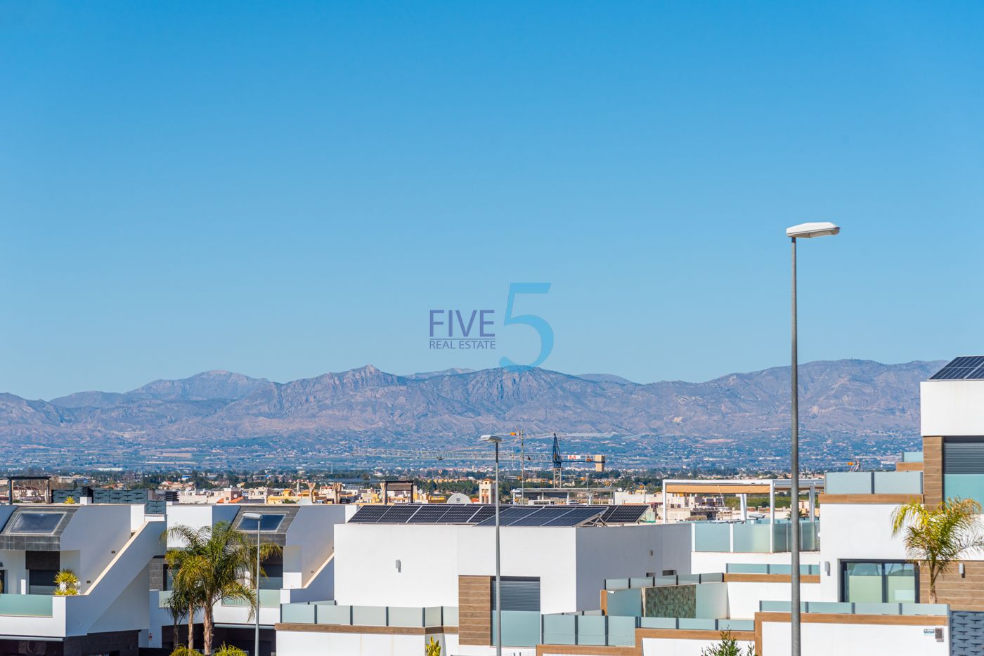 https://cdn.proppy.app/propertyphotos/2990/9f153641-d200-4581-87d6-15a0dd5c41c5/747999/c9d4fd5e-66ef-4959-80c7-897ae827c6b6.jpg