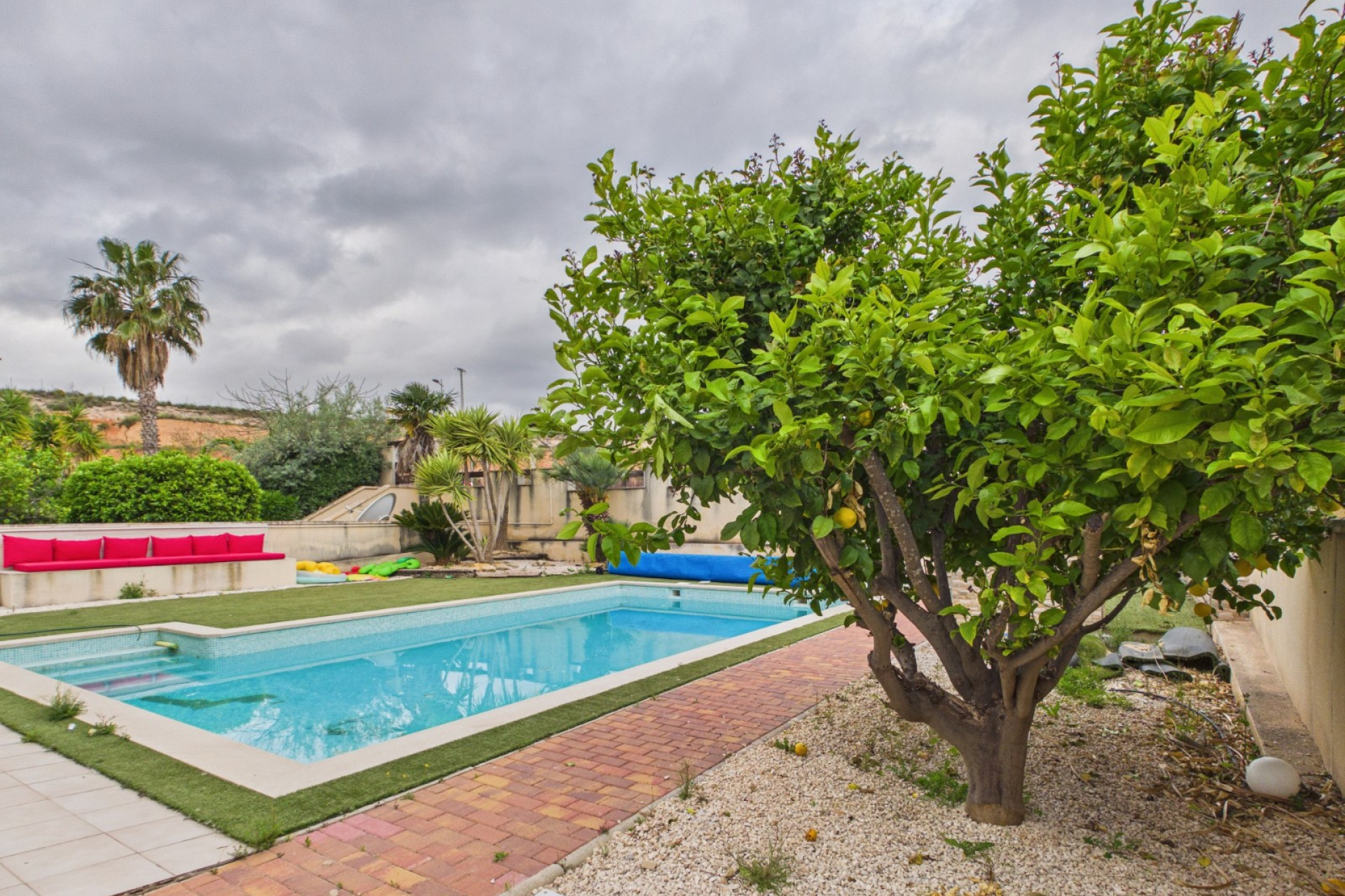 http://landmarkinternational.co.uk/media/images/properties/thumbnails/61637_xl.jpg