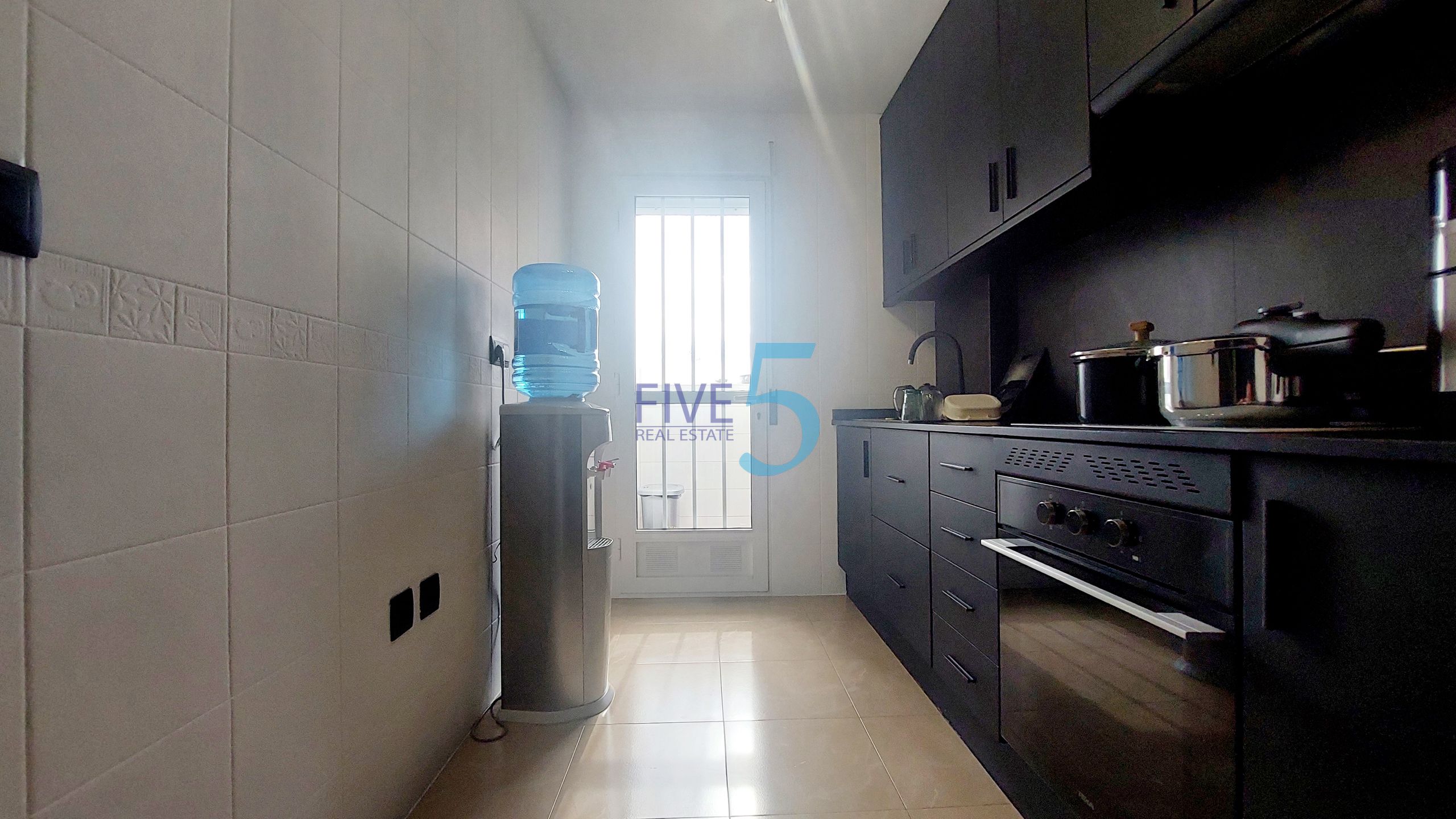 https://cdn.proppy.app/propertyphotos/2990/9f153641-d200-4581-87d6-15a0dd5c41c5/590983/4a60e54d-5abd-417f-be49-636c89cb8374.jpg