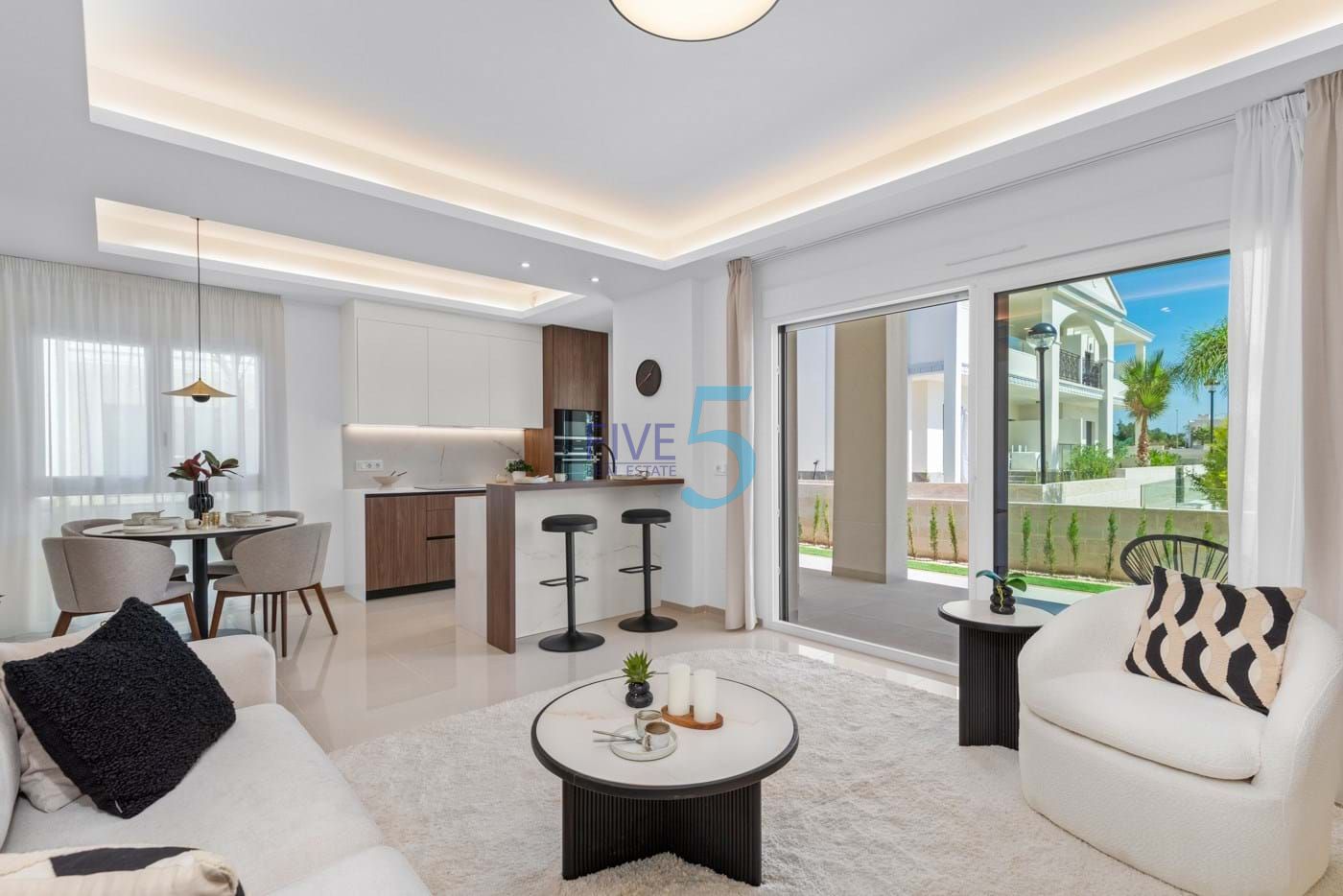 https://cdn.proppy.app/propertyphotos/2990/9f153641-d200-4581-87d6-15a0dd5c41c5/755735/97939182-e2a0-4a6d-a53b-7d4daf1b035a.jpg