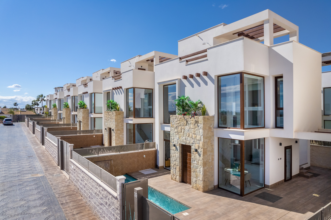 https://medianewbuild.com/file/hh-media-bucket/developments_v2/52529003/media/images/15.jpg
