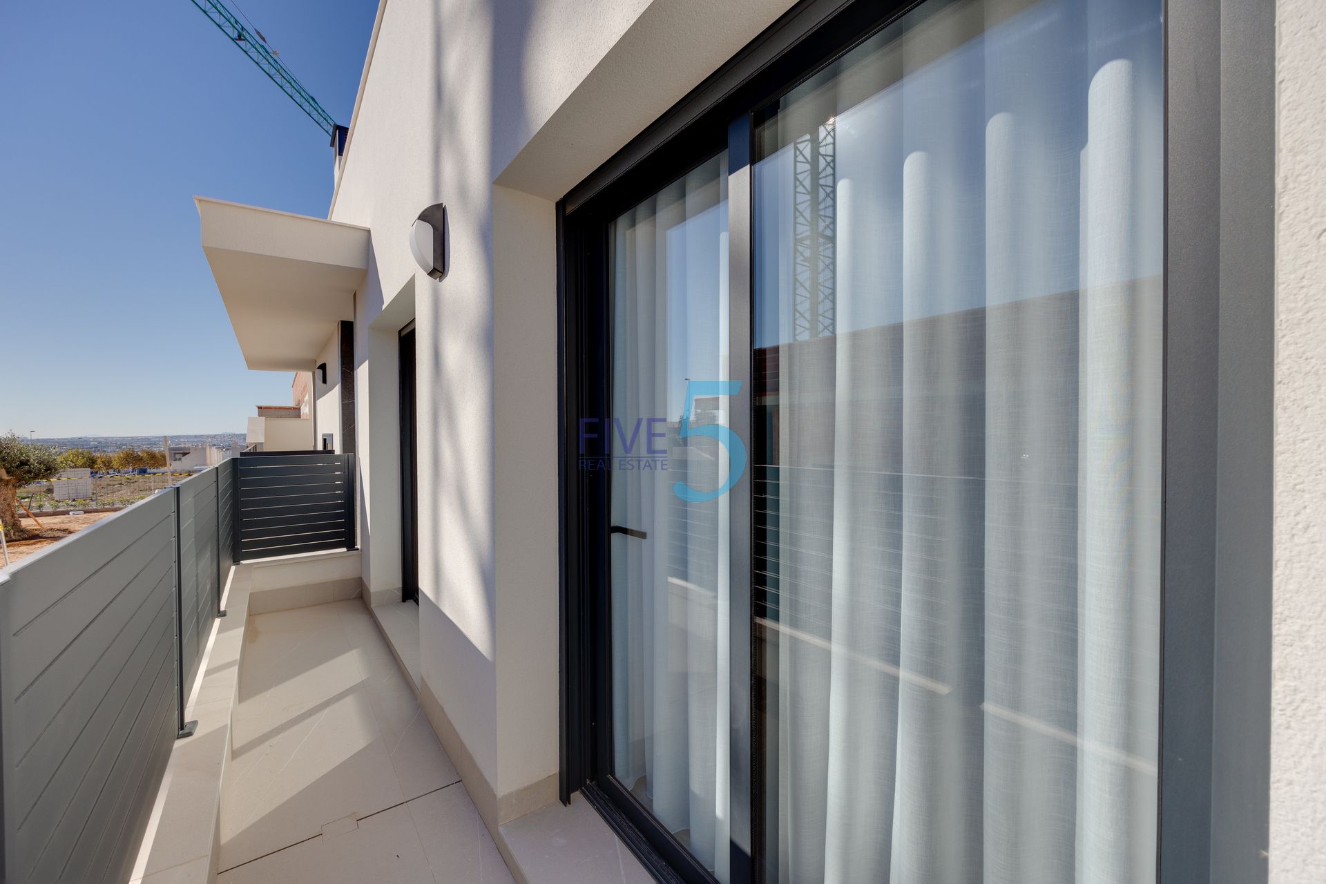 https://cdn.proppy.app/propertyphotos/2990/9f153641-d200-4581-87d6-15a0dd5c41c5/748216/8e1be670-a739-485a-b7d3-11371d57fc40.jpg