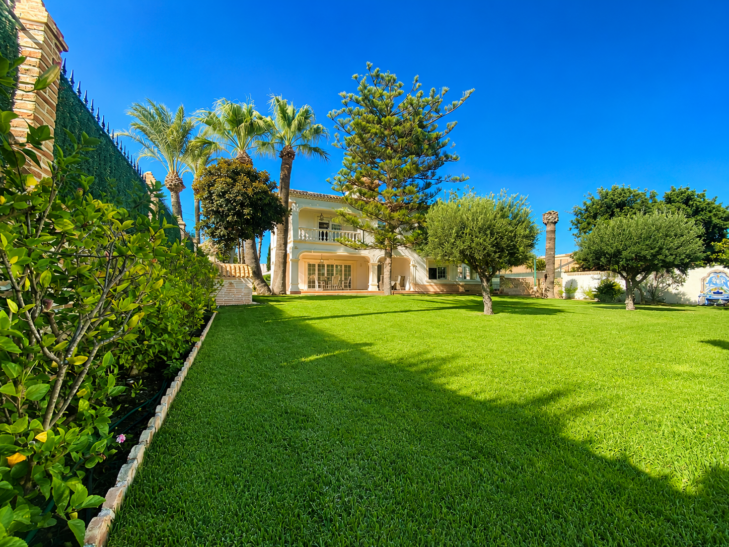 https://sunvillasmurcia.com/media/images/properties/d6a4ff0ff158176a4ff0ff15818.png