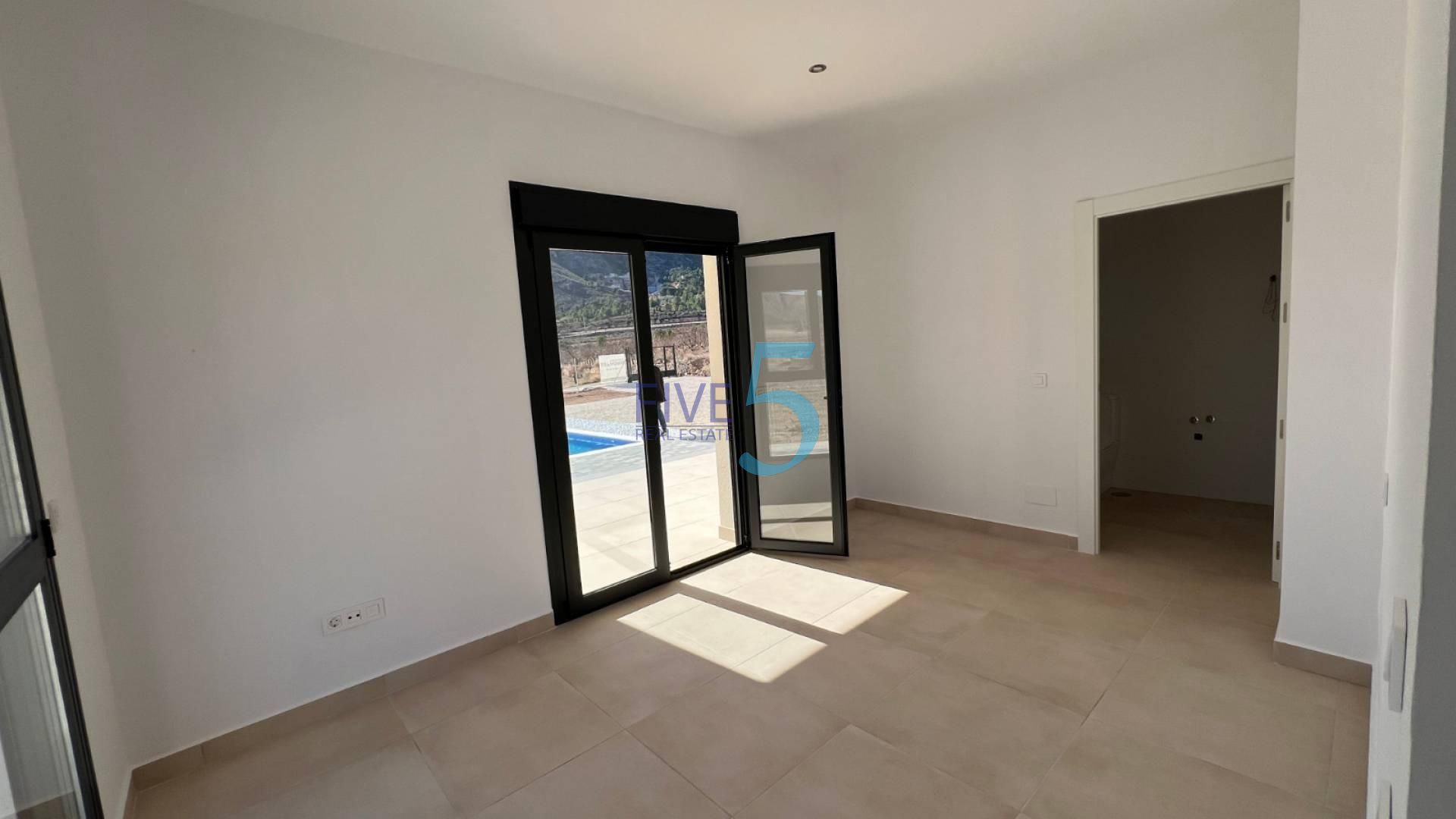 https://cdn.proppy.app/propertyphotos/2990/9f153641-d200-4581-87d6-15a0dd5c41c5/748544/72fd1fdc-2803-4814-aa23-3b08e849505c.jpg