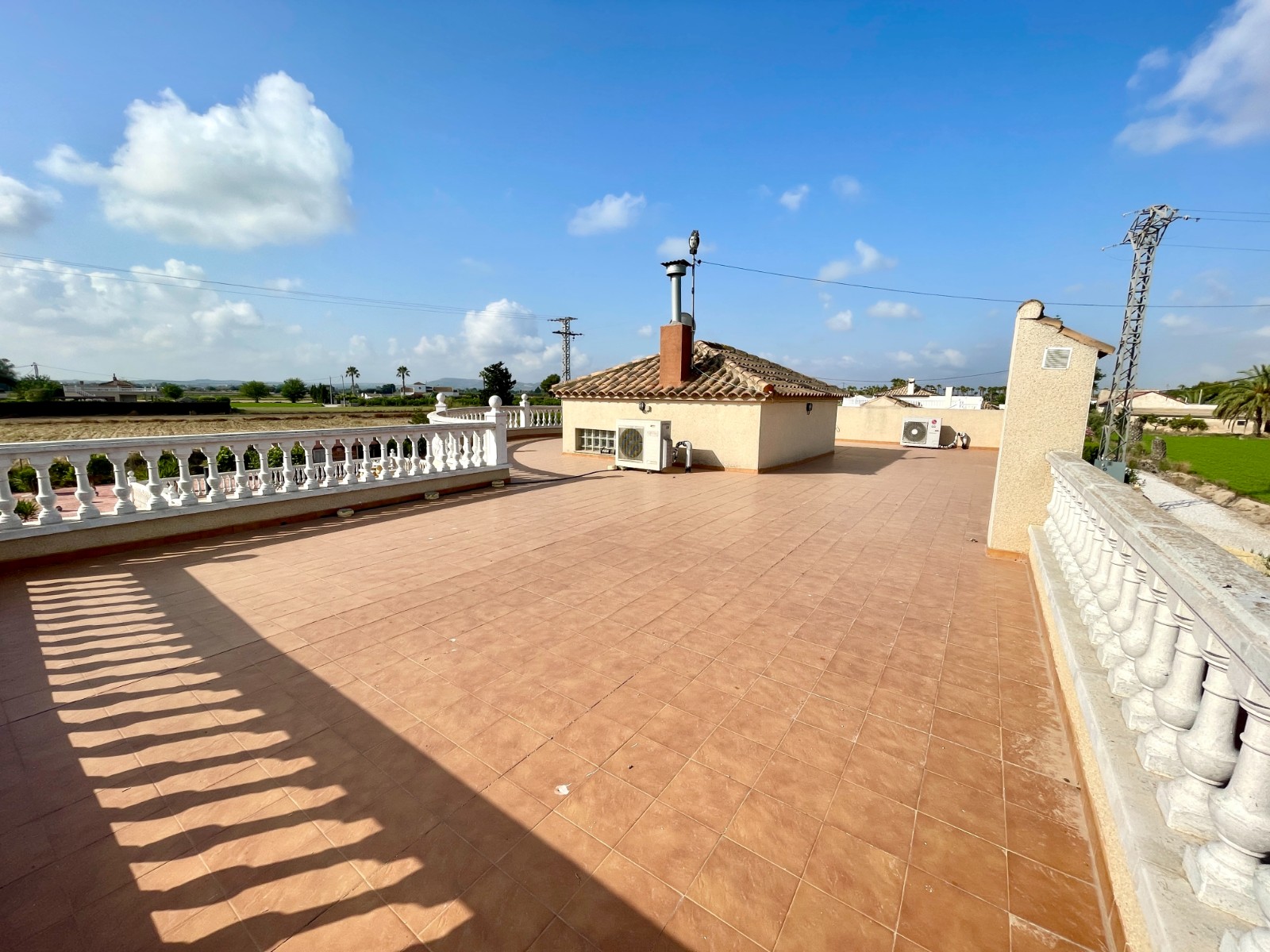 https://www.sunlandspain.com/media/images/properties/o_1jtdhic8rlte1s94fei1lnf1b5b2q.jpg