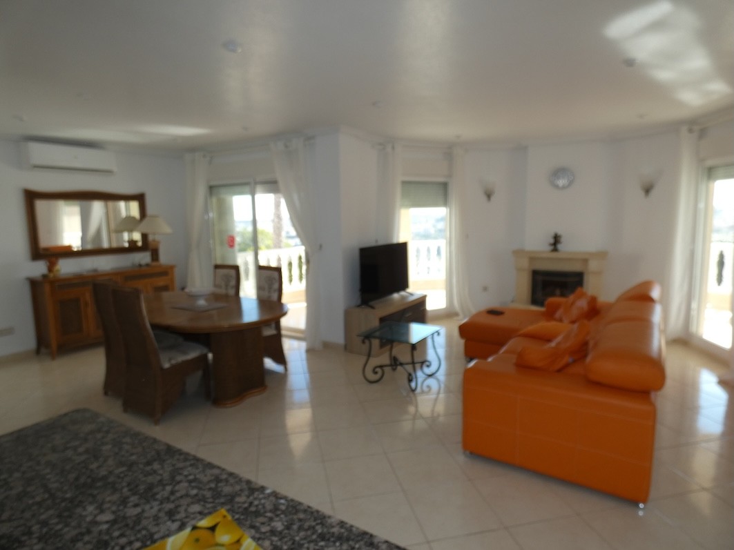 https://completespanishproperty.com/media/images/properties/o_1jujr68hr18ep5d3qbn1pumuqj42.JPG